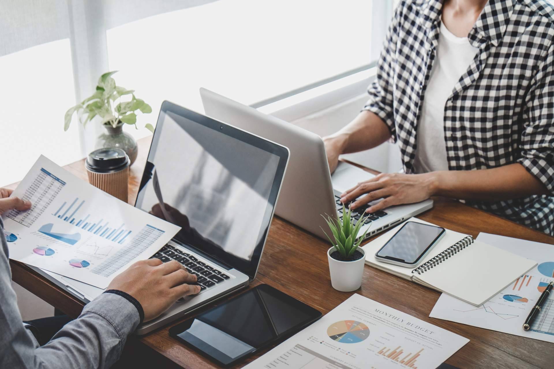 ¿Por qué las páginas web corporativas son importantes para digitalizar empresas?