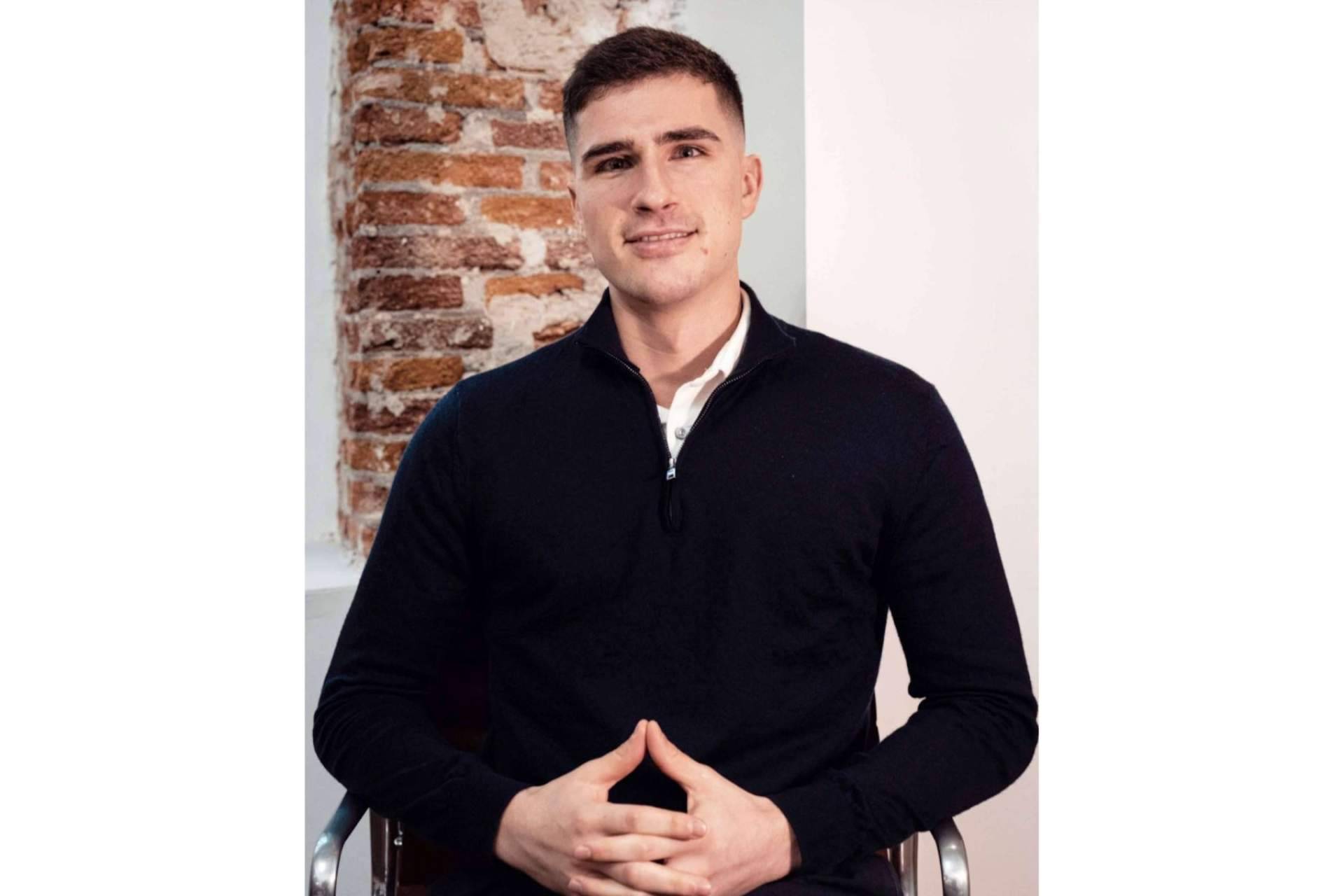 Mathew Wainwright es un joven emprendedor que dirige las operaciones de Opulentia Capital