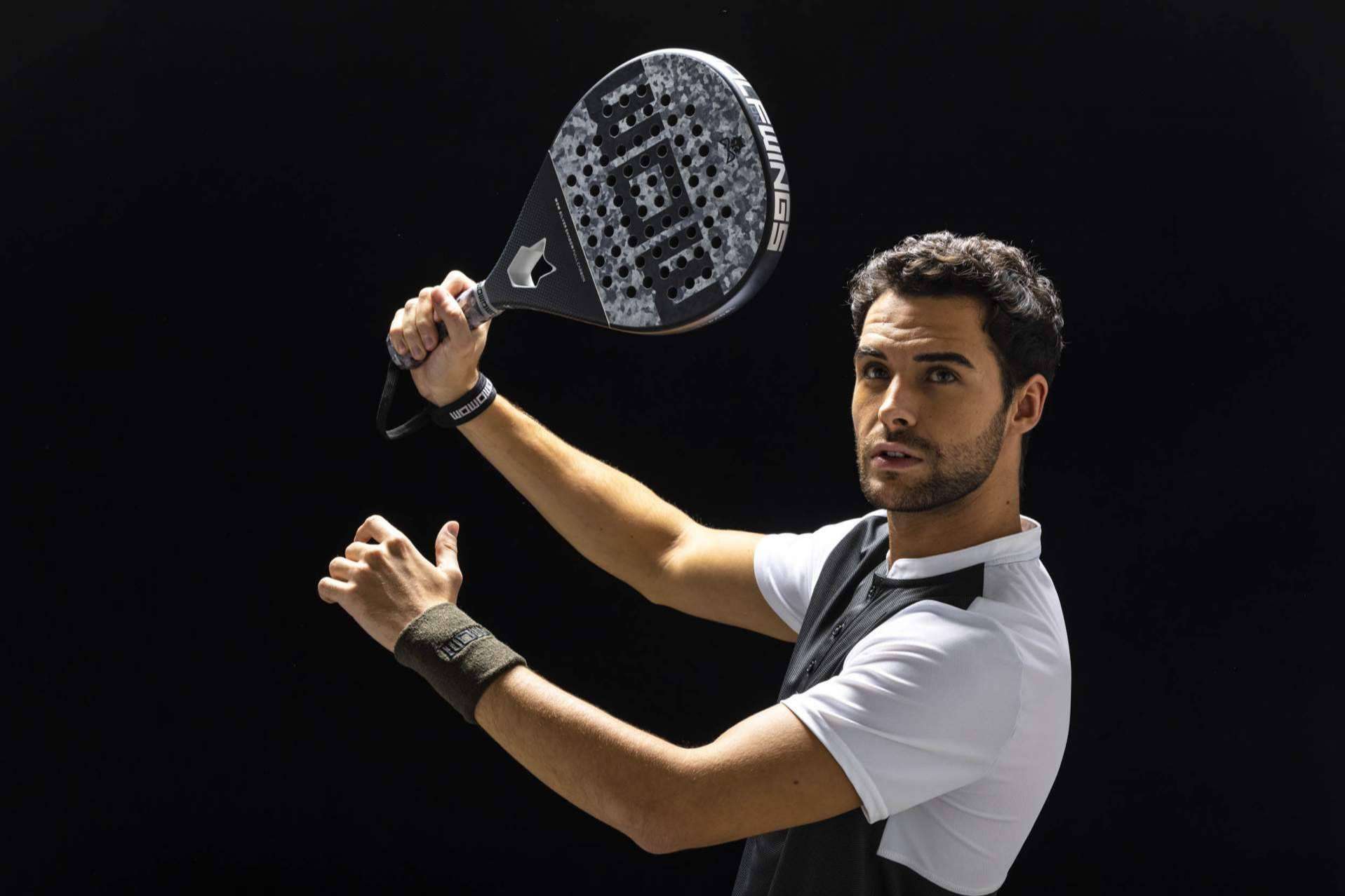 La revolución en el pádel llega con la moda y el diseño de la nueva marca Wolf on Wings