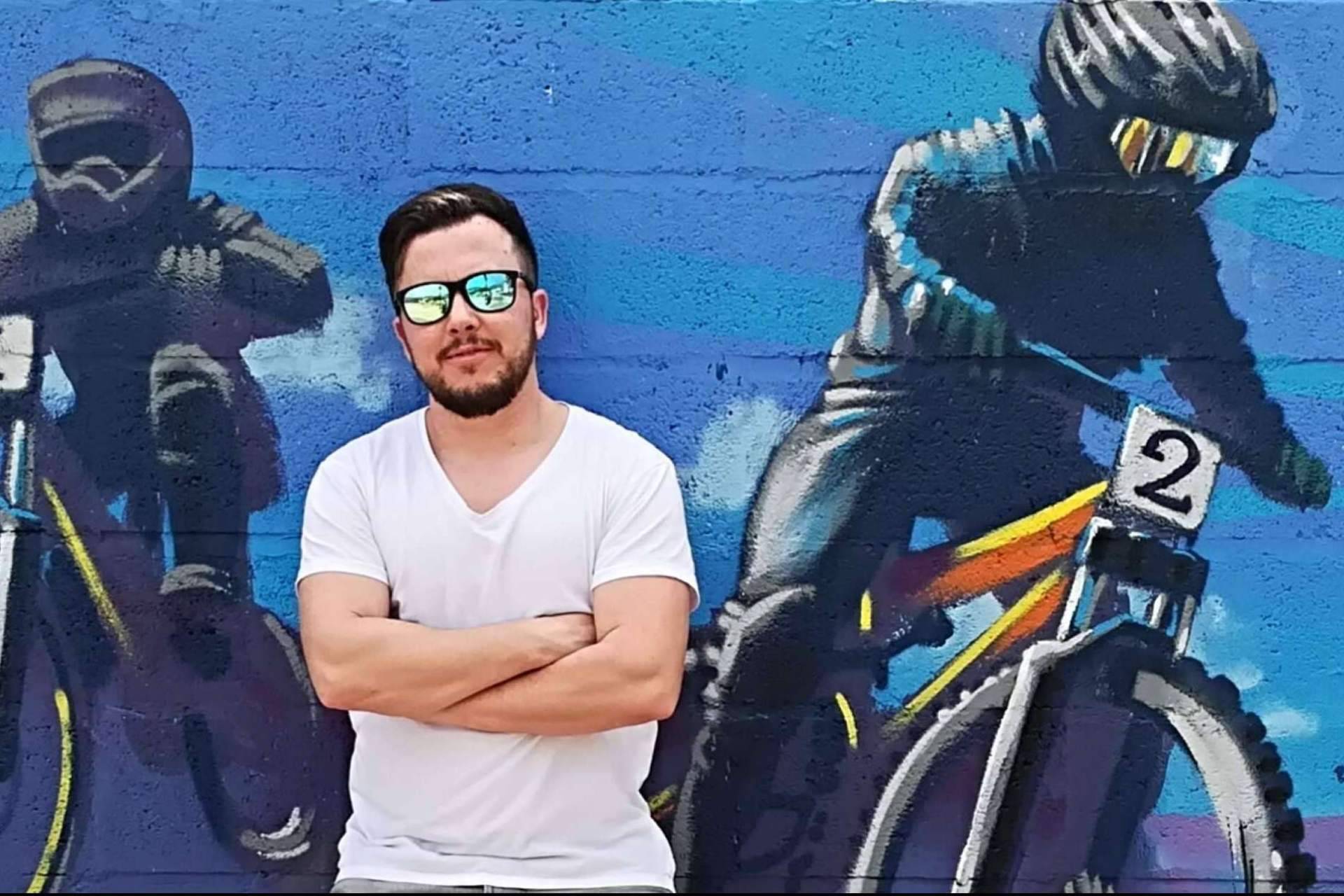 Ángel Caparrós presenta 'Tú eres la primera maravilla del mundo', obra publicada por Letrame Grupo Editorial