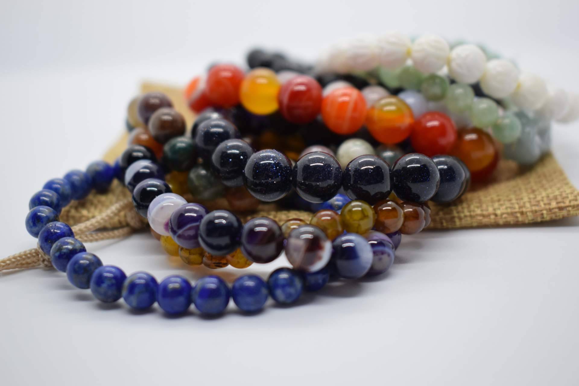 La Luna de Buda dispone de pulseras de piedras semipreciosas energéticas hechas a mano