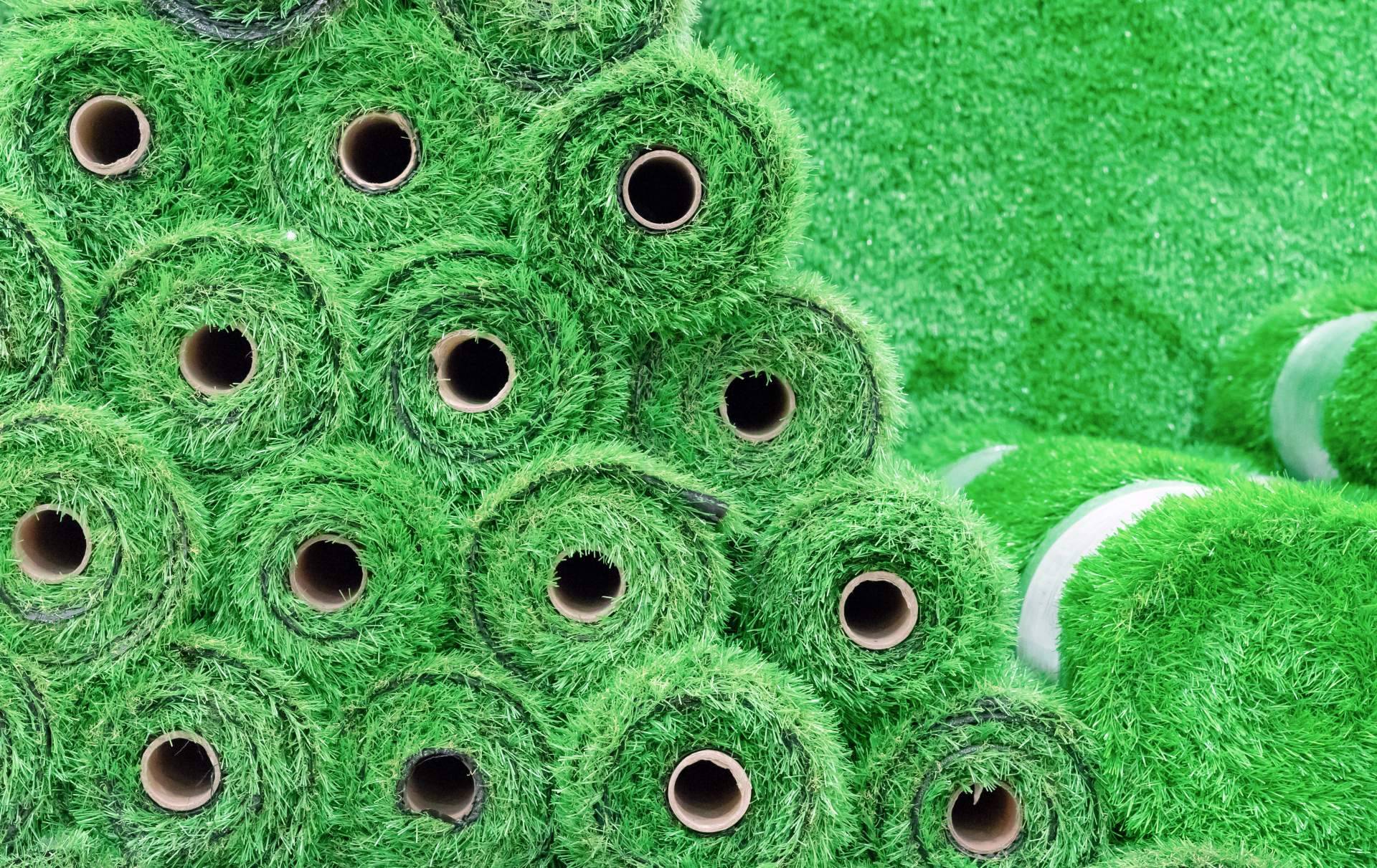 Descubrir las sorprendentes ventajas del césped artificial para el jardín con JardínVertical.es
