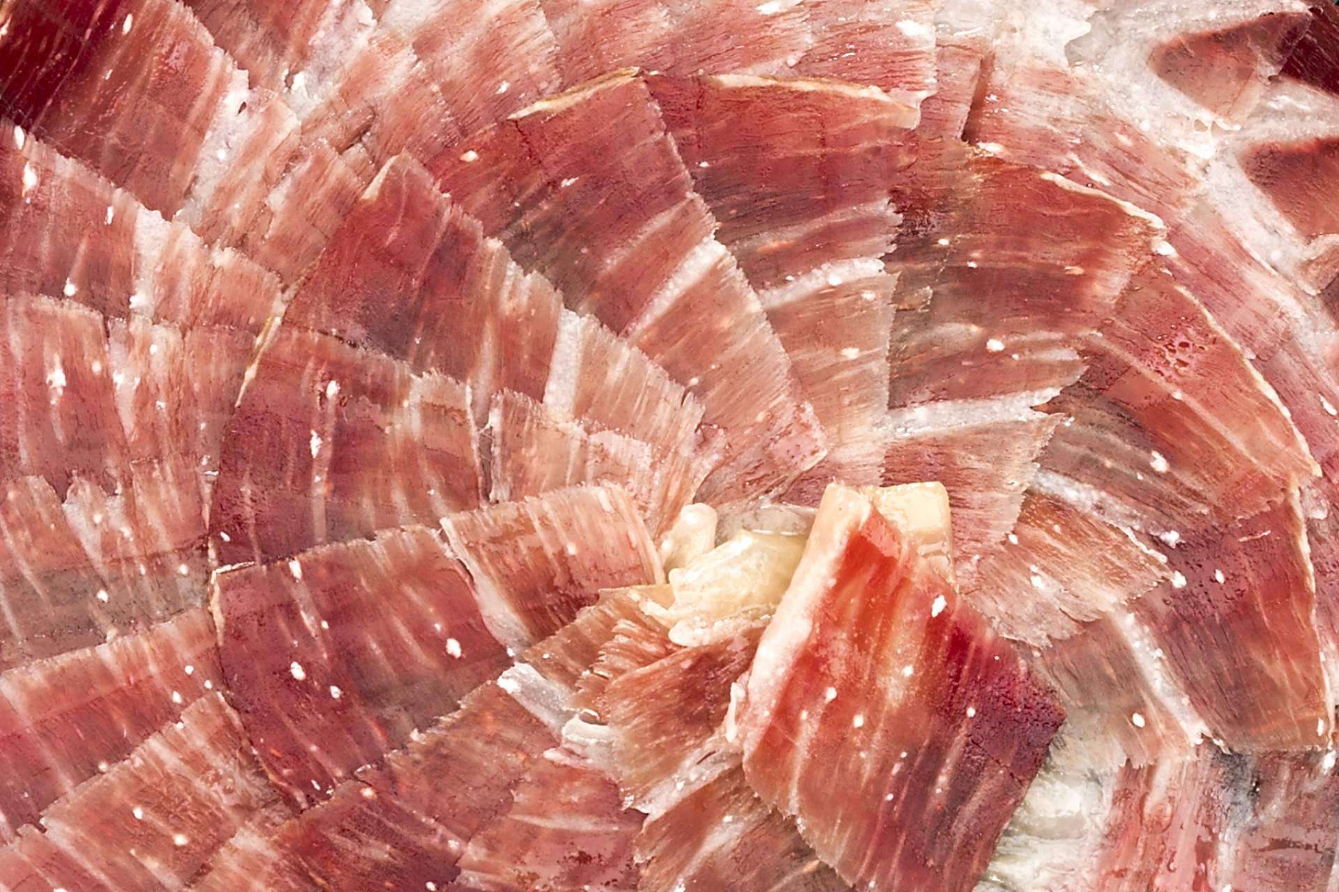 Disfrutar del auténtico jamón ibérico con los loncheados de bellota que ofrece Segundín