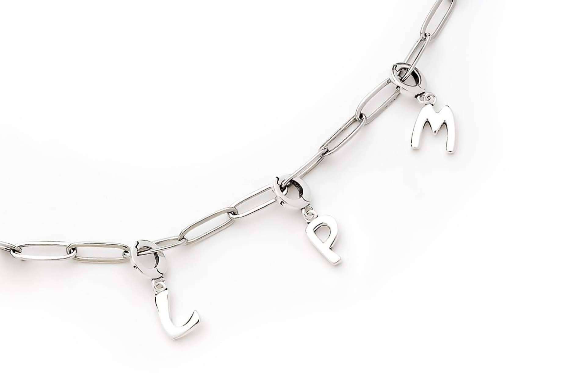 Joyas con iniciales en Le Petite Marie