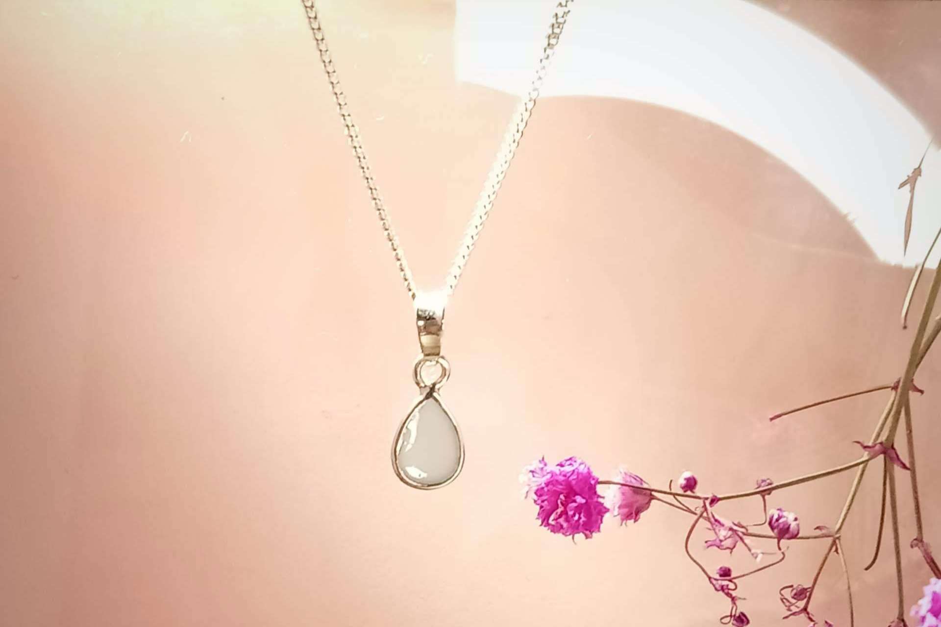 Encapsular el período de lactancia materna en joyas únicas, de la mano de Mamá de Lujo