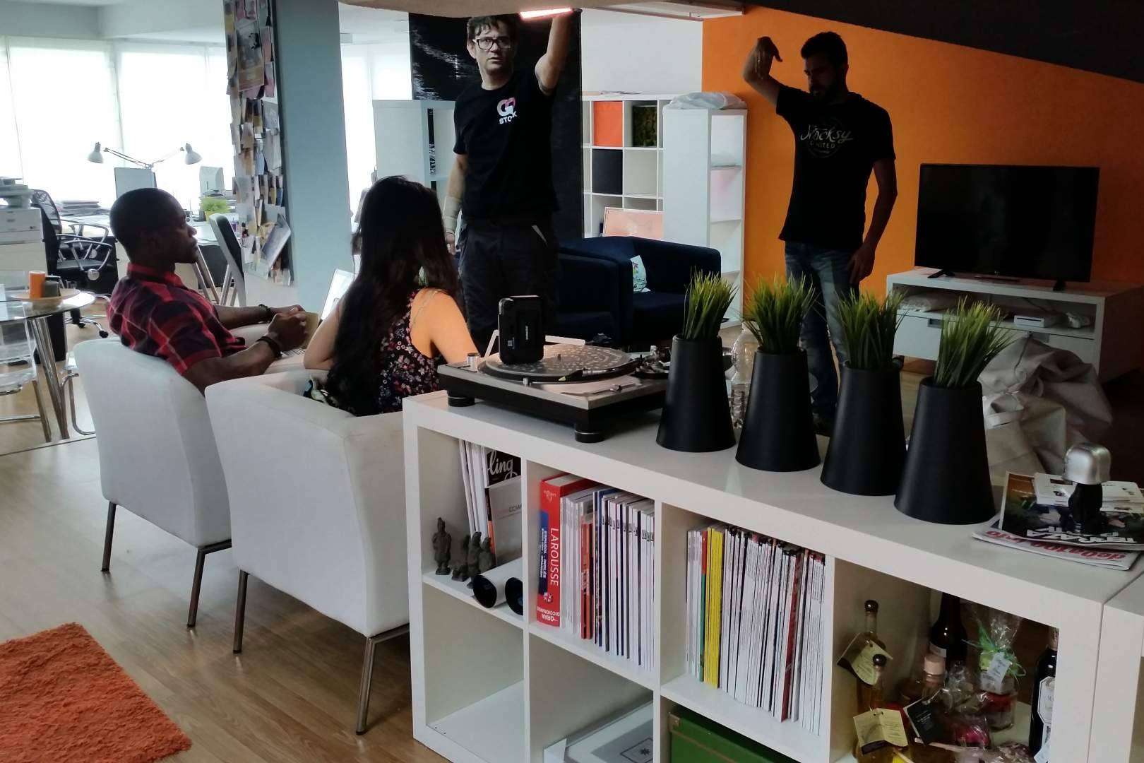 Espacios de coworking para profesionales y empresas en Madrid y Barcelona con La Guarida Creativa
