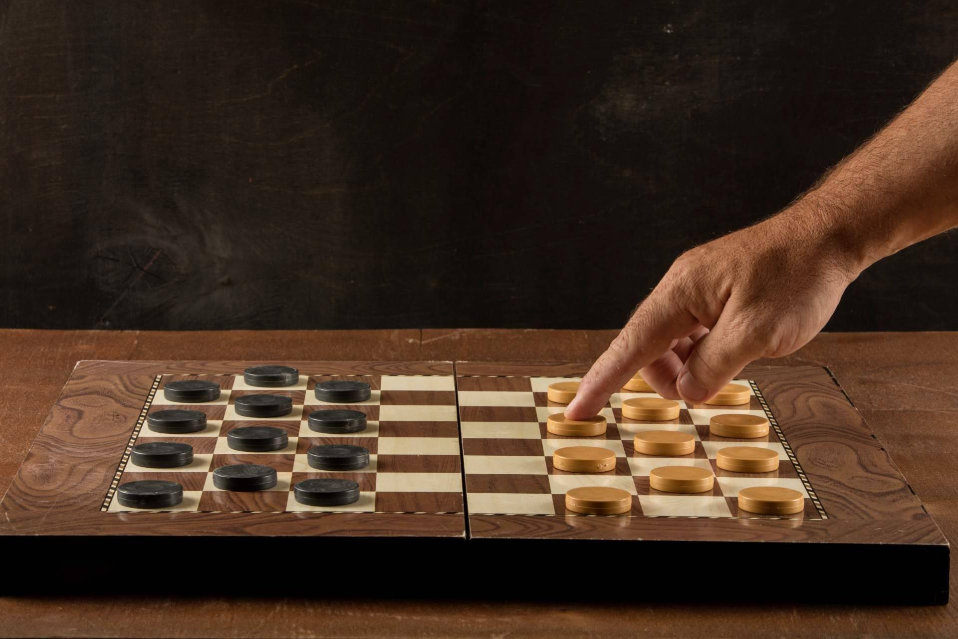 Distintos tipos de juegos capaces de fomentar el bienestar intelectual y psicológico durante la vejez con GDM Games