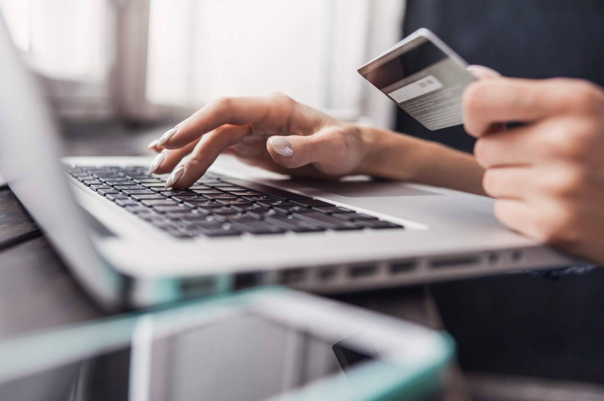 ¿Cuáles son las ventajas y desventajas del e-commerce?, con IDX Innovadeluxe