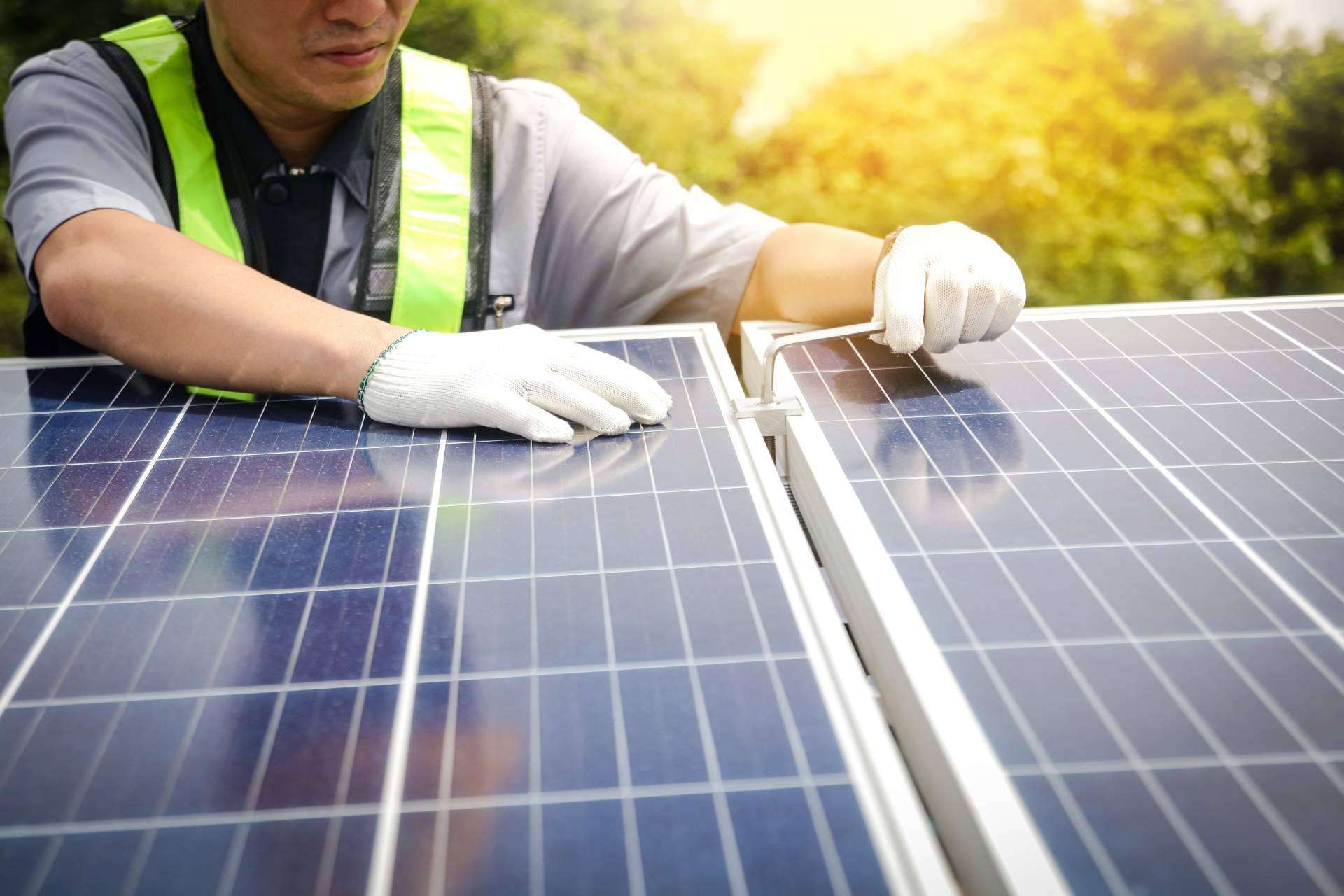 Tramitar subvenciones de placas solares para viviendas unifamiliares con Solar Tres60