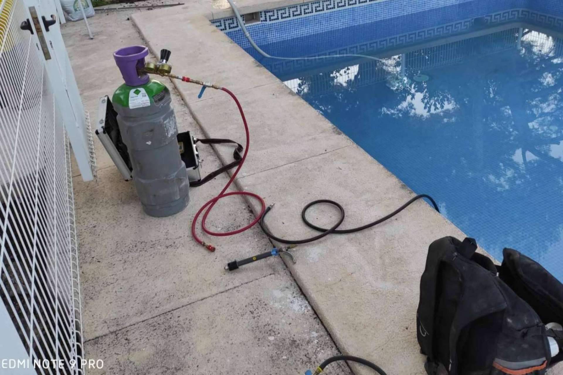 Servicios de reparación y reconstrucción de tuberías sin obras con No Más Fugas