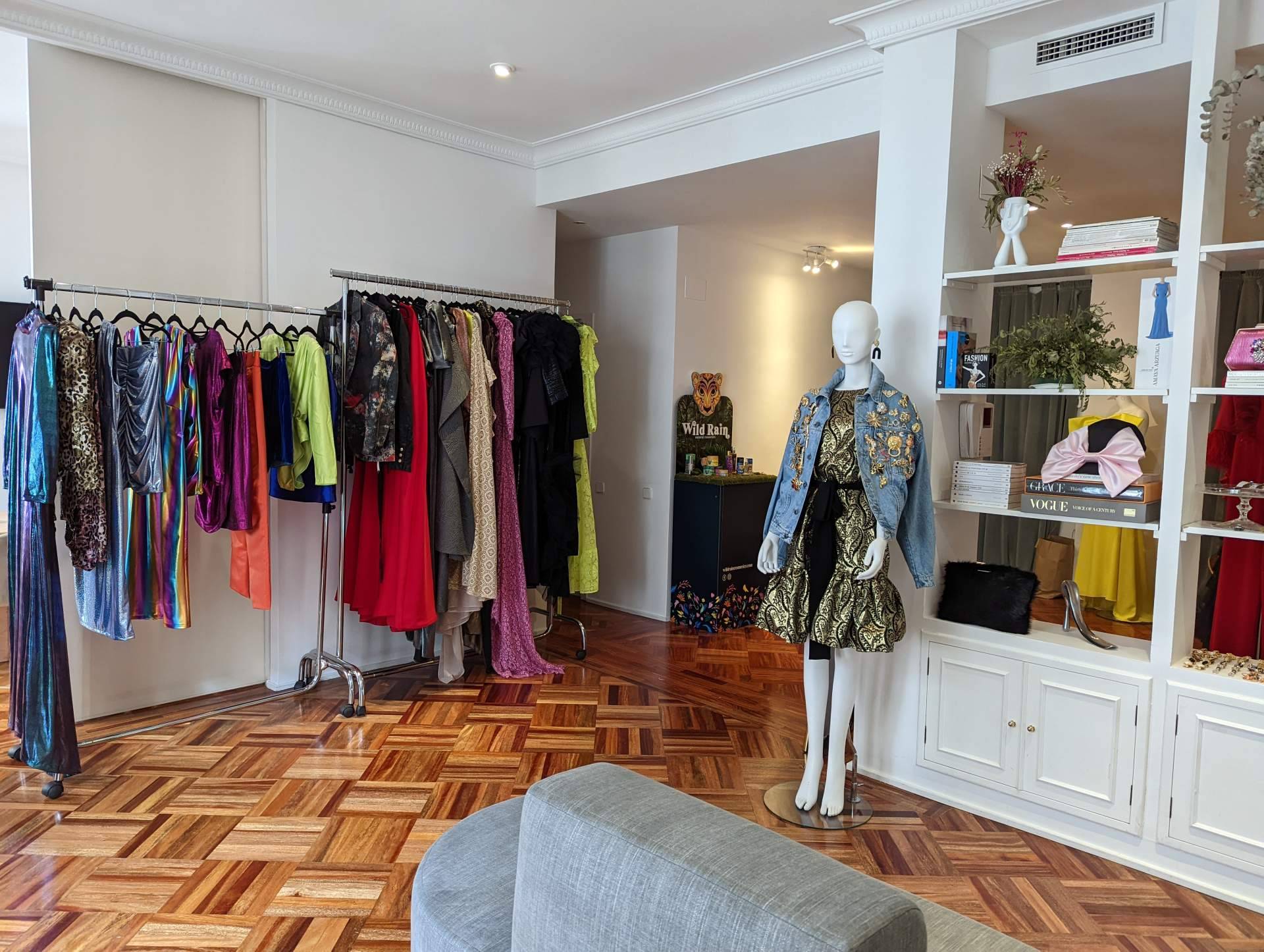 ¿En qué consiste un showroom y cuál es su aplicación en el mundo de la moda?, con No Solo Una Idea