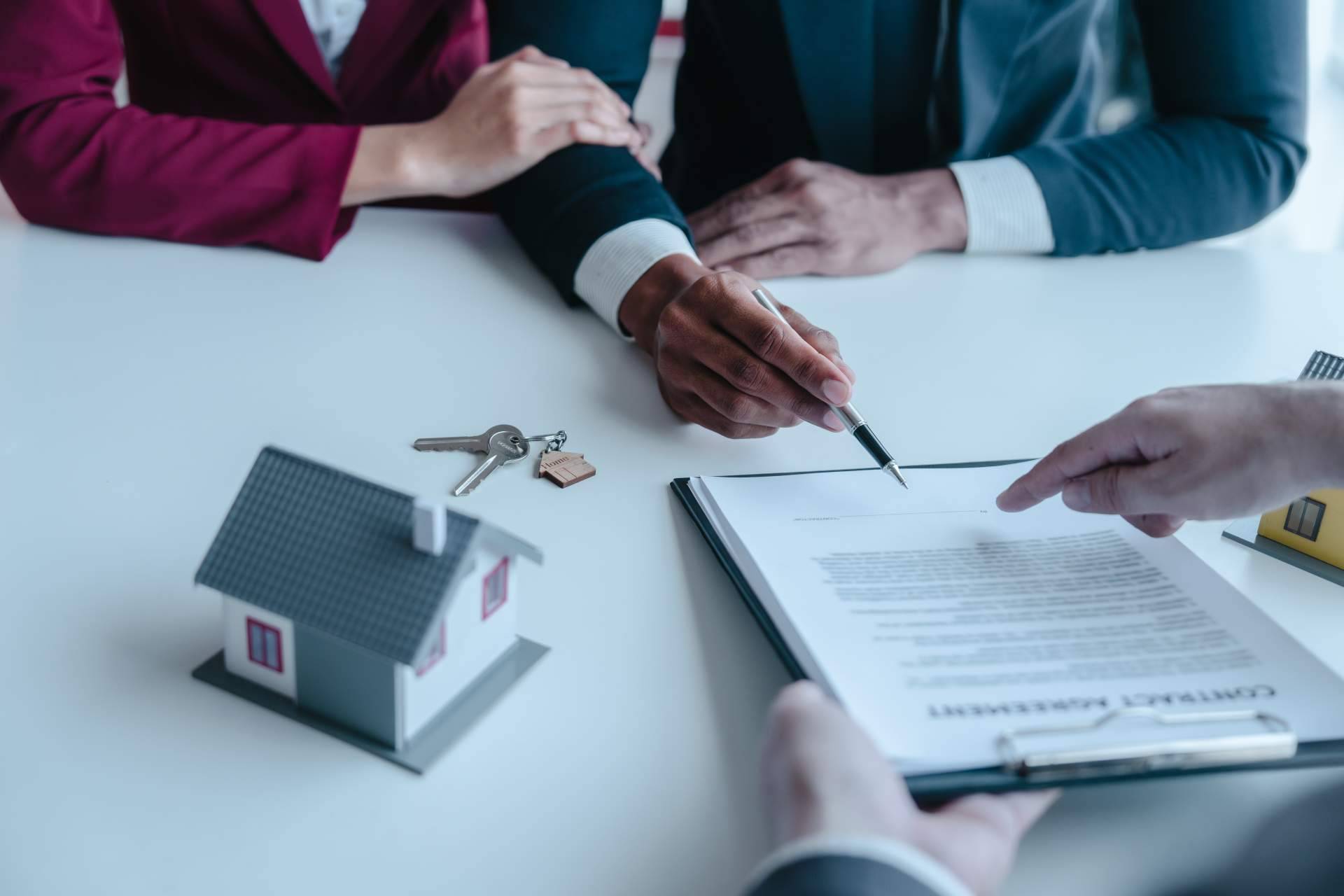 La importancia de contratar a un agente de compradores