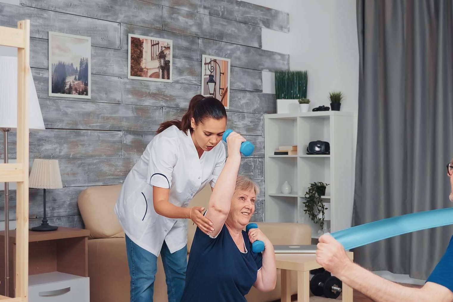 Razones por las que elegir una sesión de fisioterapia a domicilio