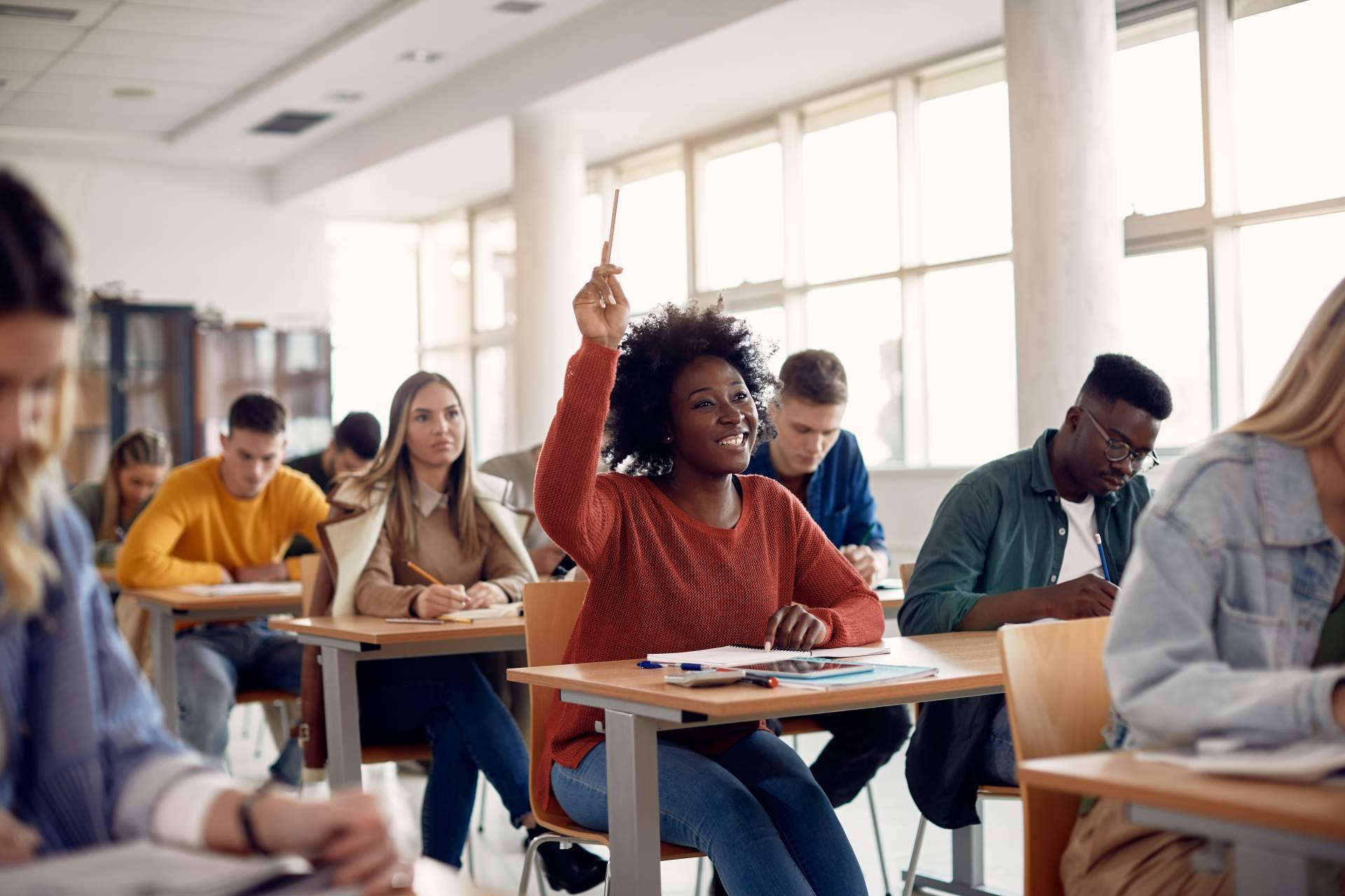 Los servicios de Ayuda Universitaria ayudan a resolver trabajos y pruebas de evaluación continua (PEC)