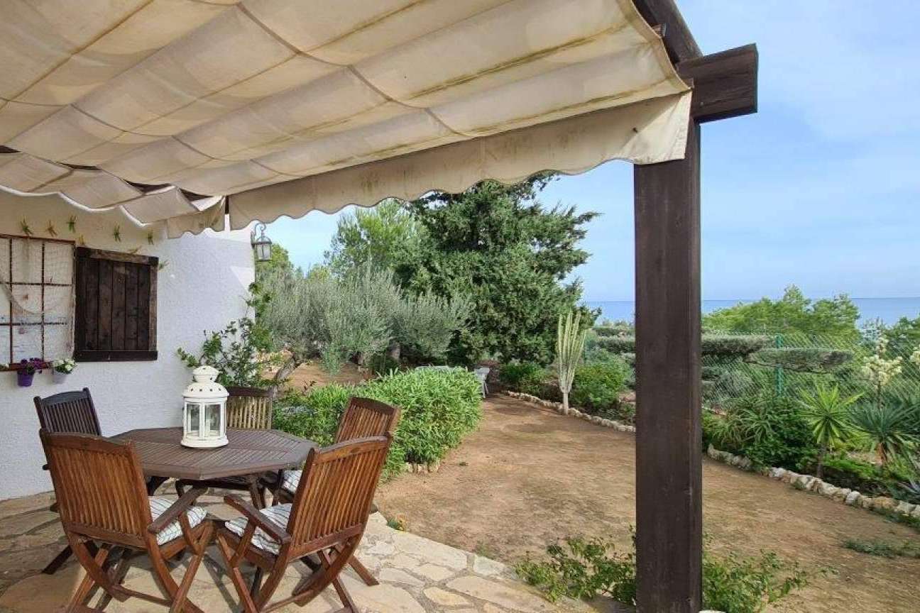Disfrutar de la tranquilidad del mar y de la naturaleza en La Marinada