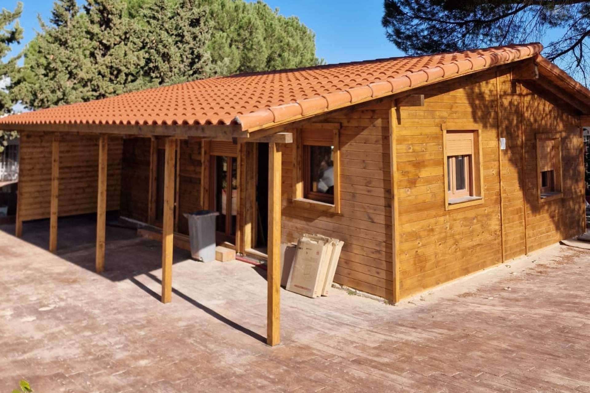 La empresa centrada en la construcción e instalación de estructuras de madera, Delmader