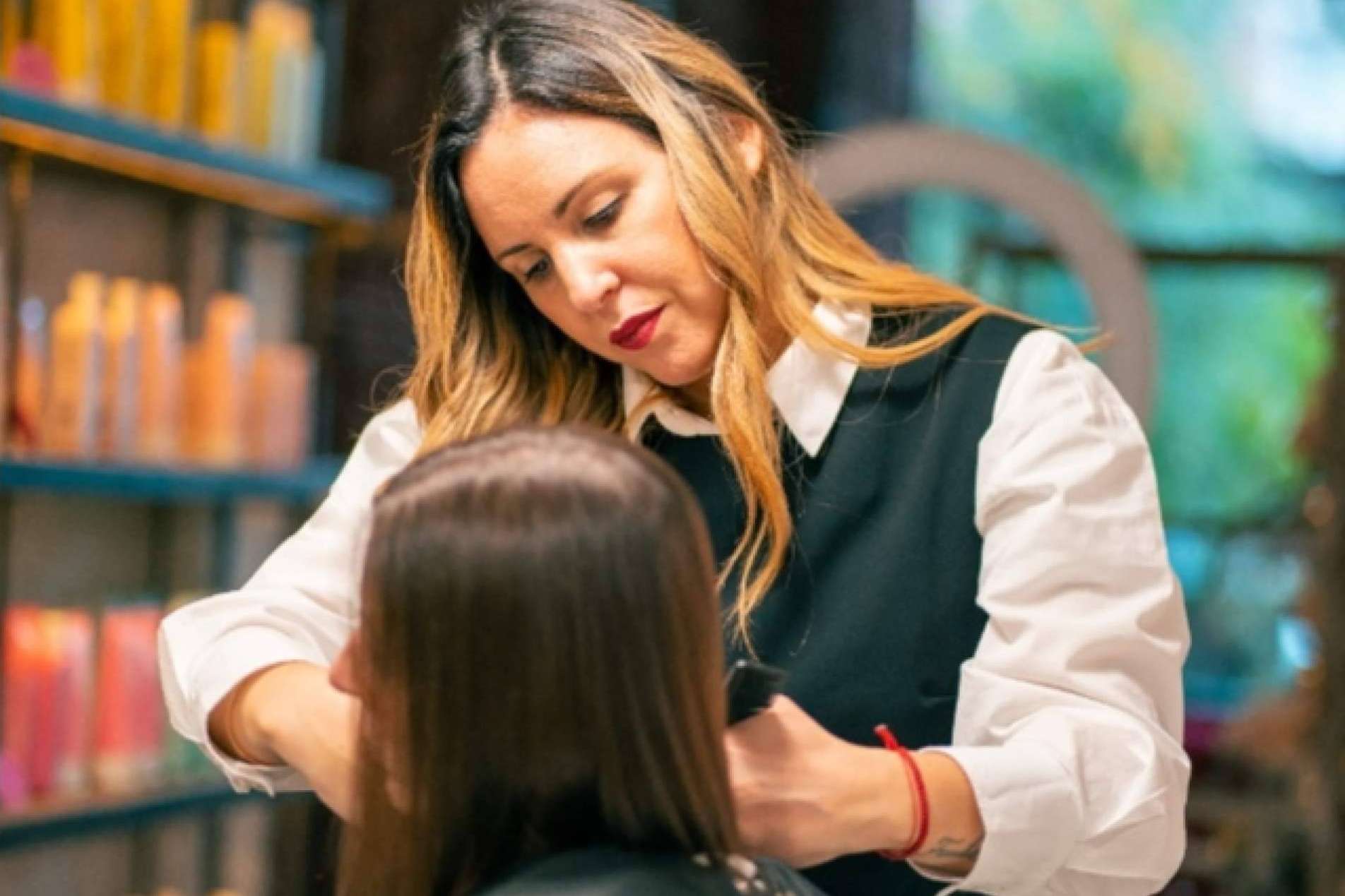En Madrid (Torrelodones, Collado Villalba, Guadarrama, Moralzarzal, Alpedrete, las Rozas), Level Hair Salon ofrece el tratamiento de alisado conocido como nanoplastia