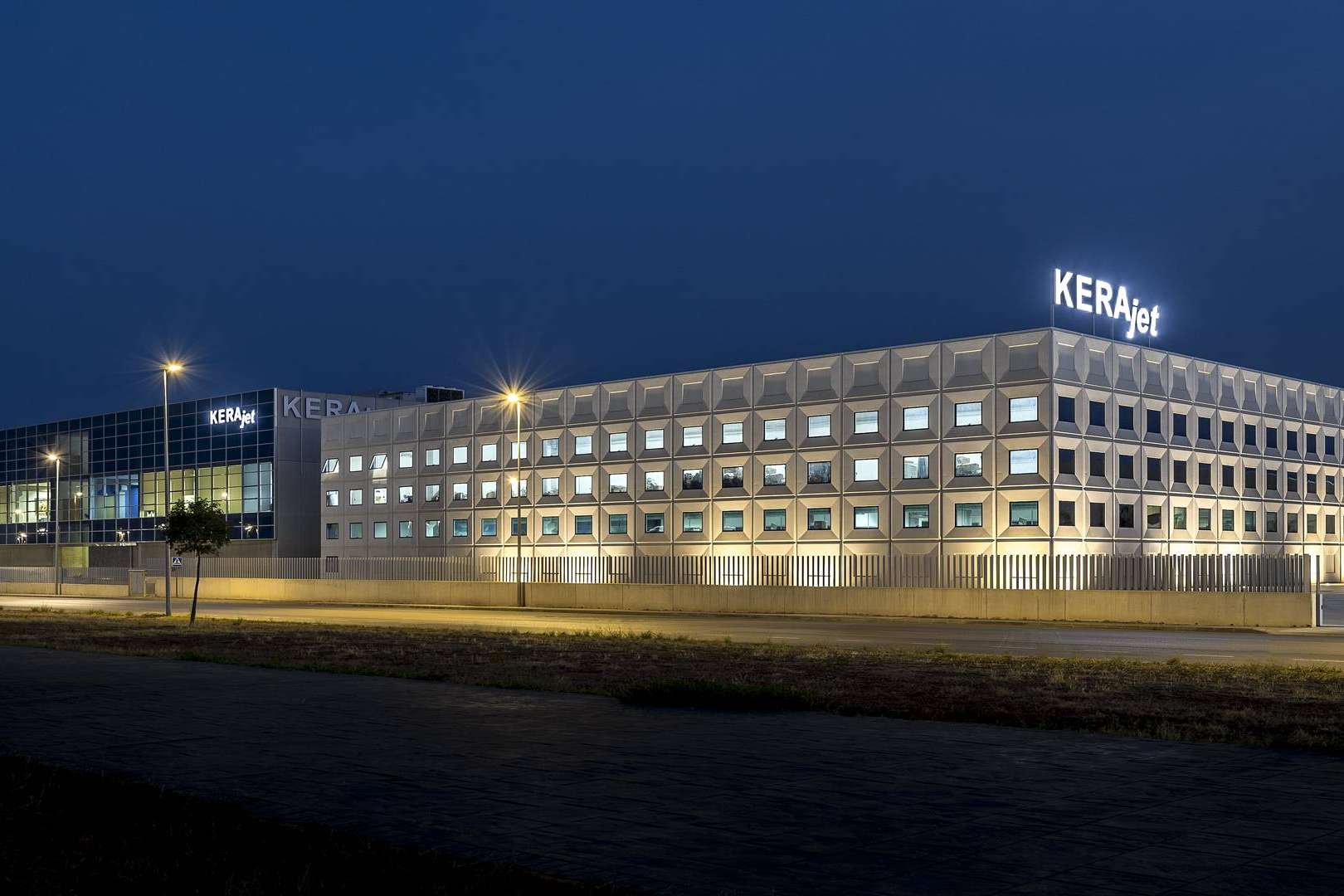 Conocer novedades en maquinaria digital de impresión para cerámica con KERAjet