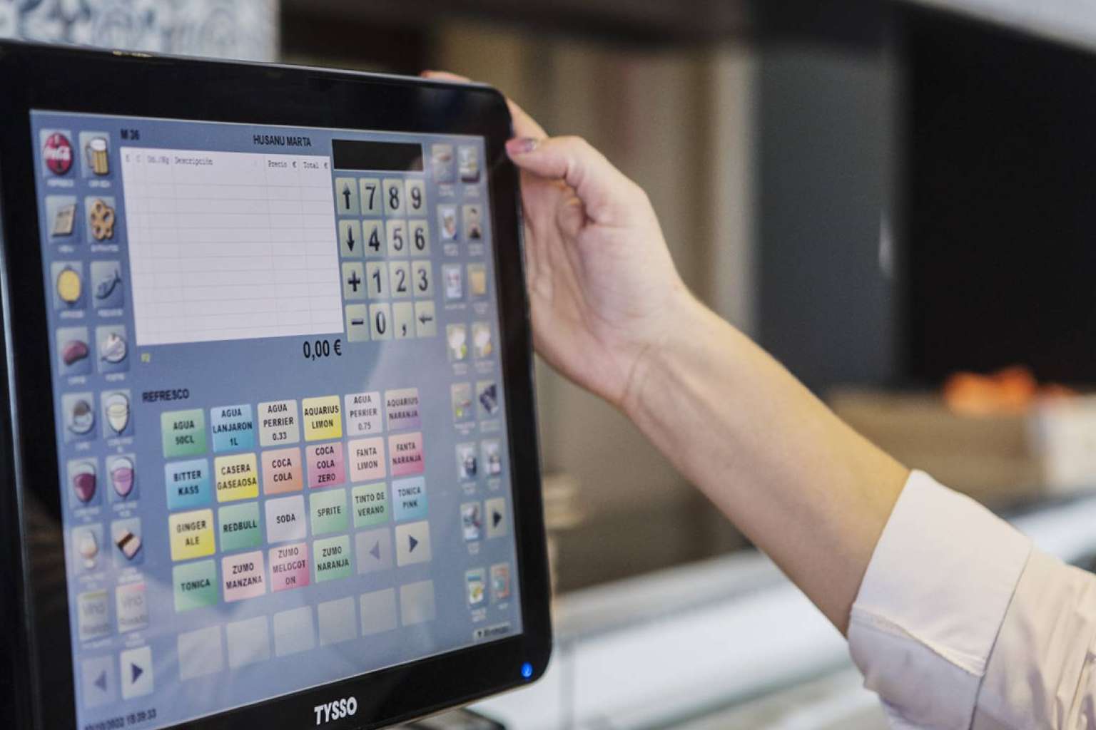 Controlar y gestionar un negocio con el software TPV de Hosteltáctil