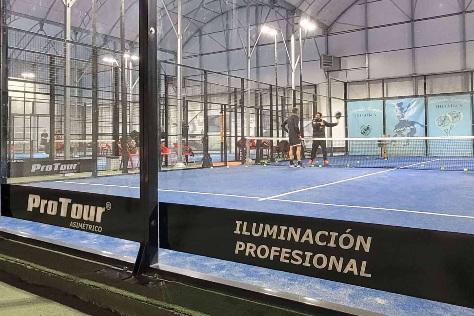 Padel Indoor Alcalá escoge a ProTour Asimétricos de Óptima LED