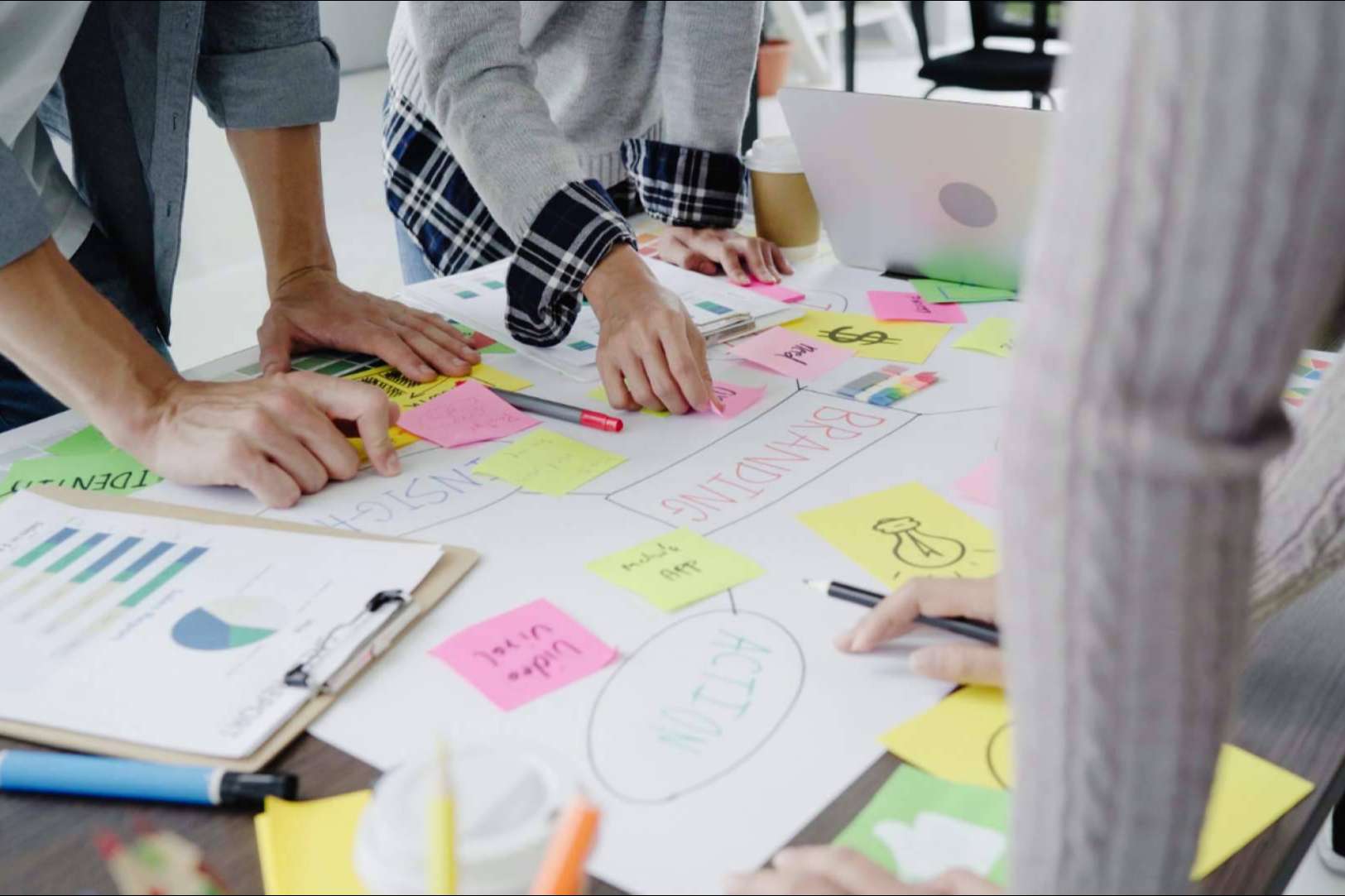 Evaluar las soft skills y seleccionar los mejores candidatos en las empresas con la plataforma Hirint y su método rápido y sencillo