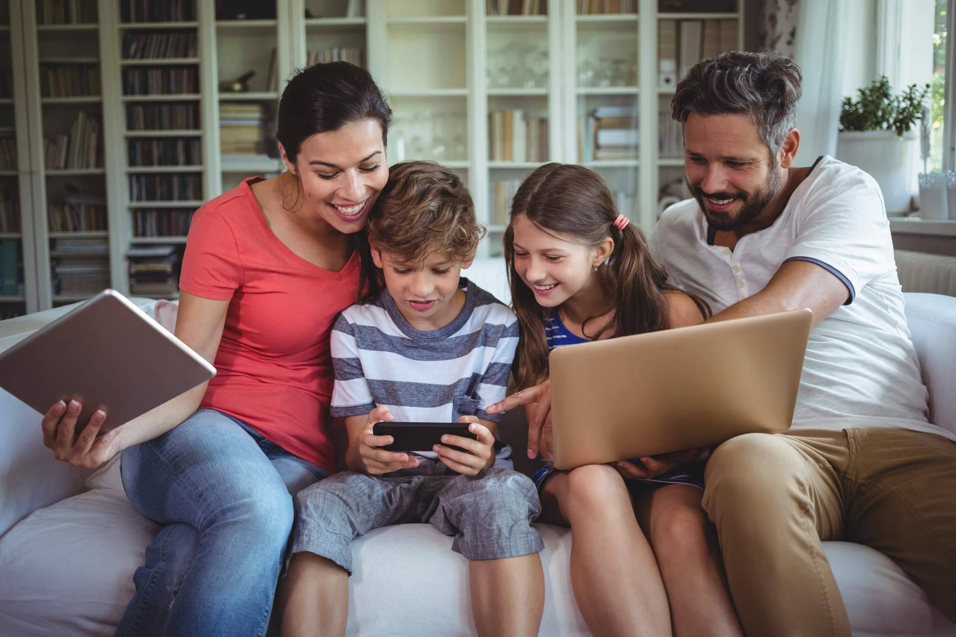 Precio fijo para siempre en fibra de máxima velocidad, con Fitel Network