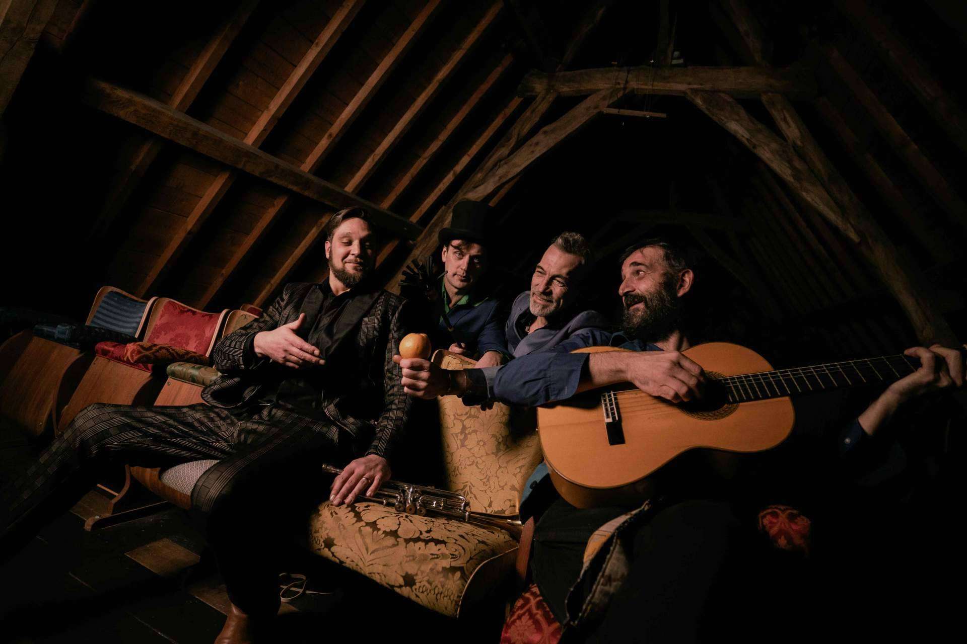 RUMBARISTAS presenta su segundo disco ‘Malabares’ 