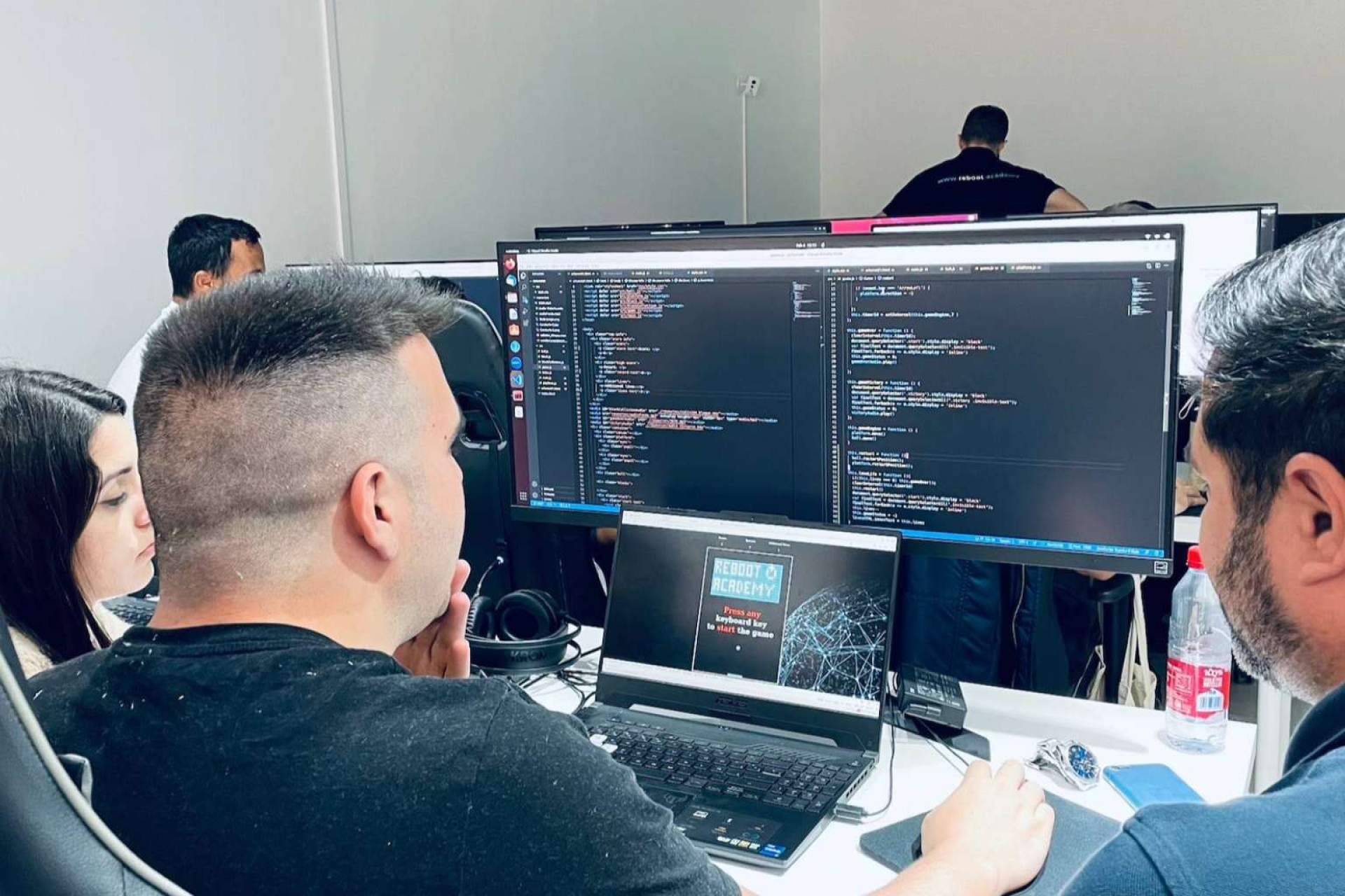Especialista en Full-Stack Web Development, uno de los perfiles profesionales más buscados en 2023