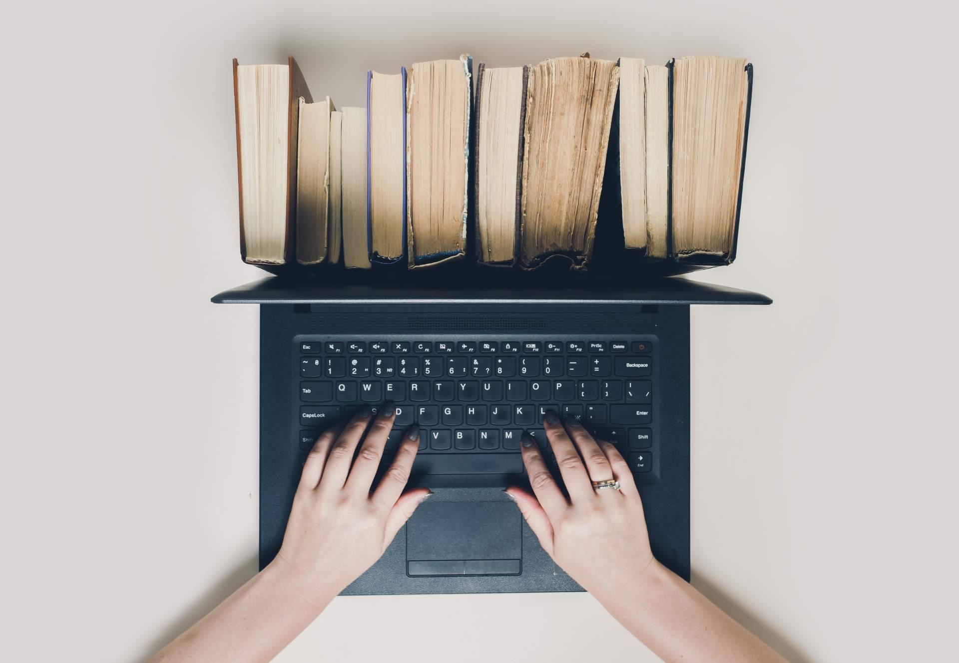 Ayuda Universitaria explica cómo realizar una bibliografía