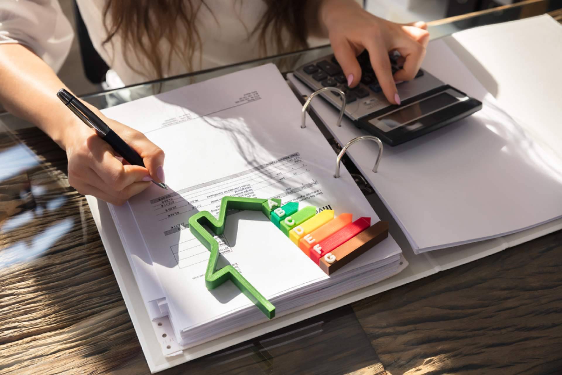 La importancia de contratar un gestor energético profesional, con Energybox