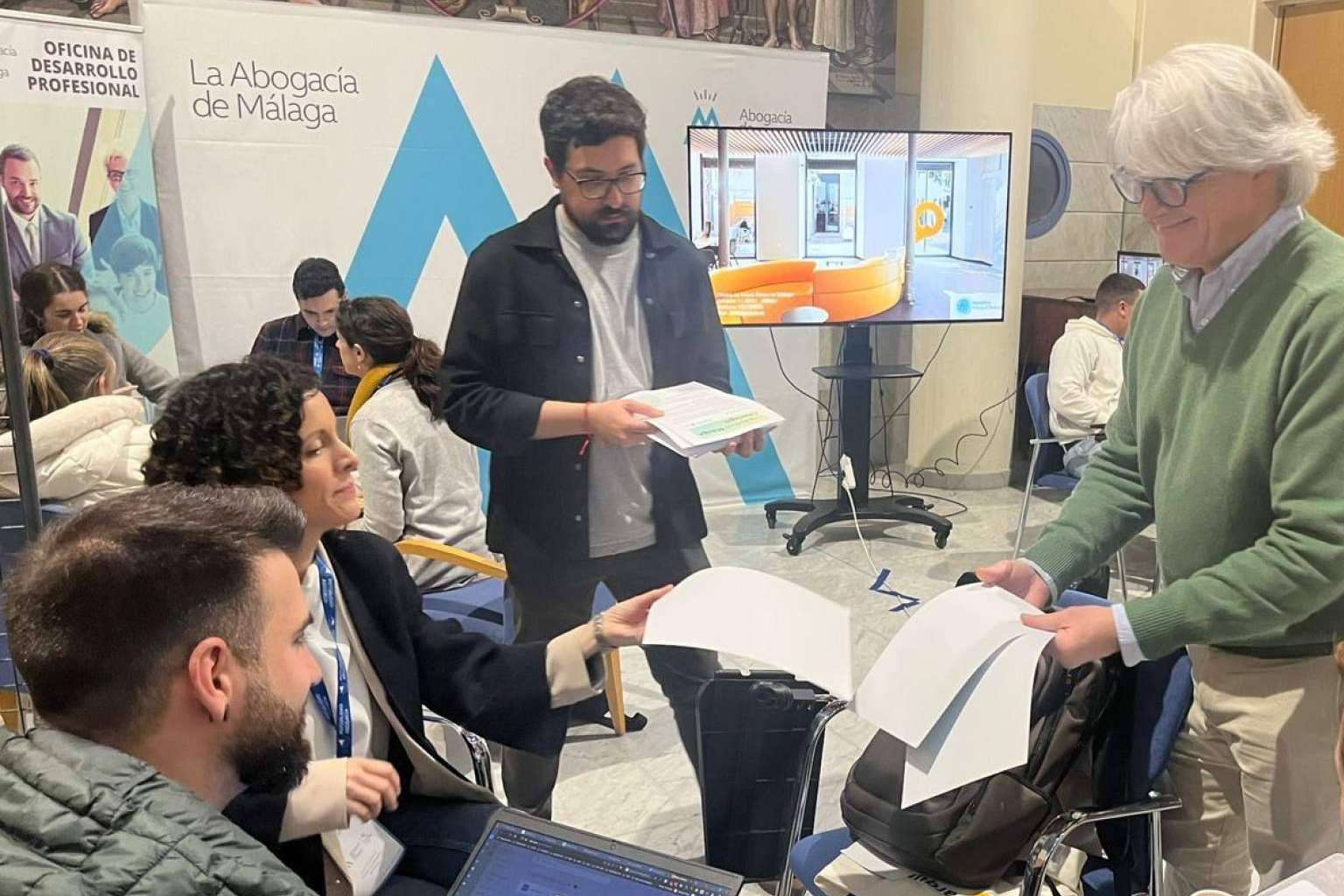 V3RSING consigue el primer premio del Hackaton ciberlegal de Málaga
