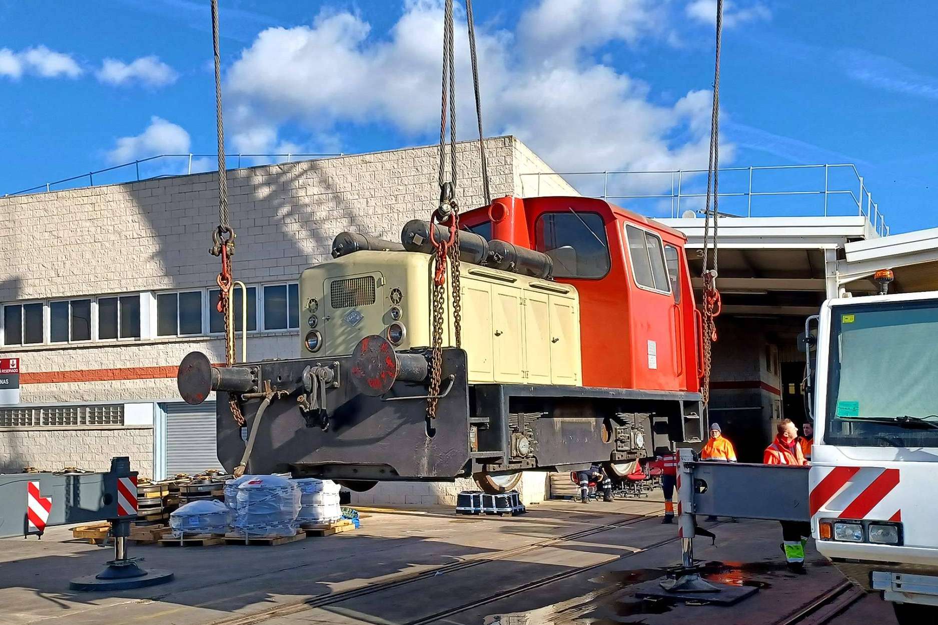 Una histórica locomotora de Azucarera Ebro preservada por la Fundación del Patrimonio Ferroviario