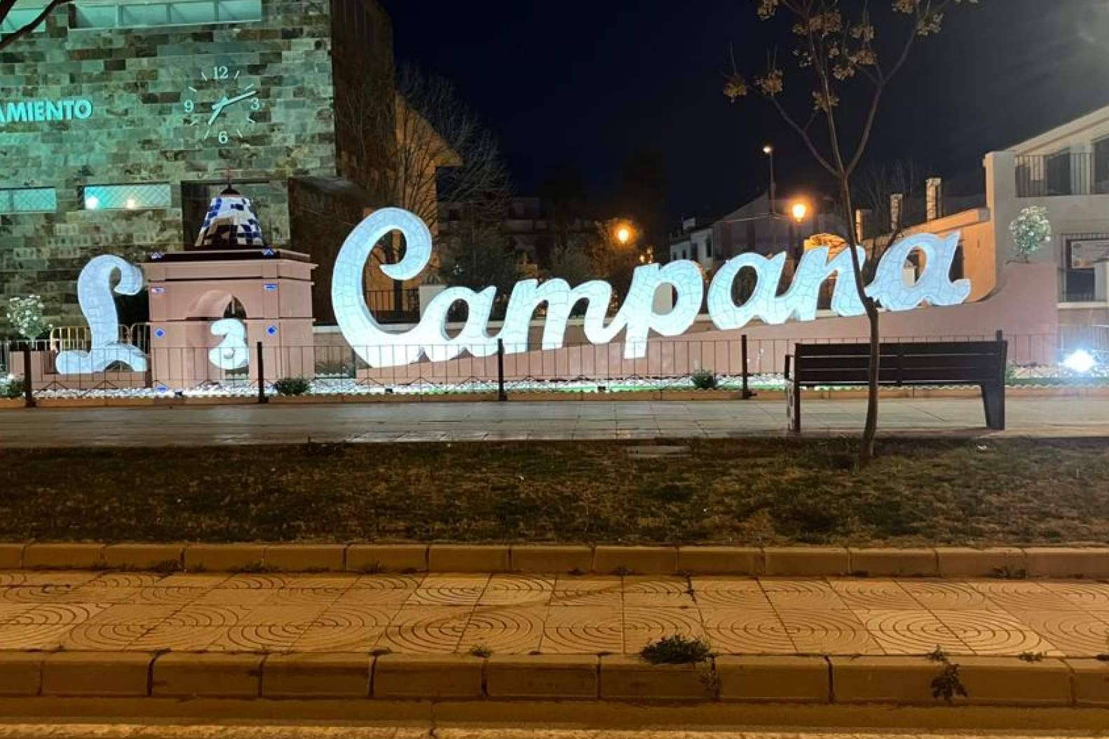 Mezclar mobiliario urbano con artesanía tradicional, con MobuArteX