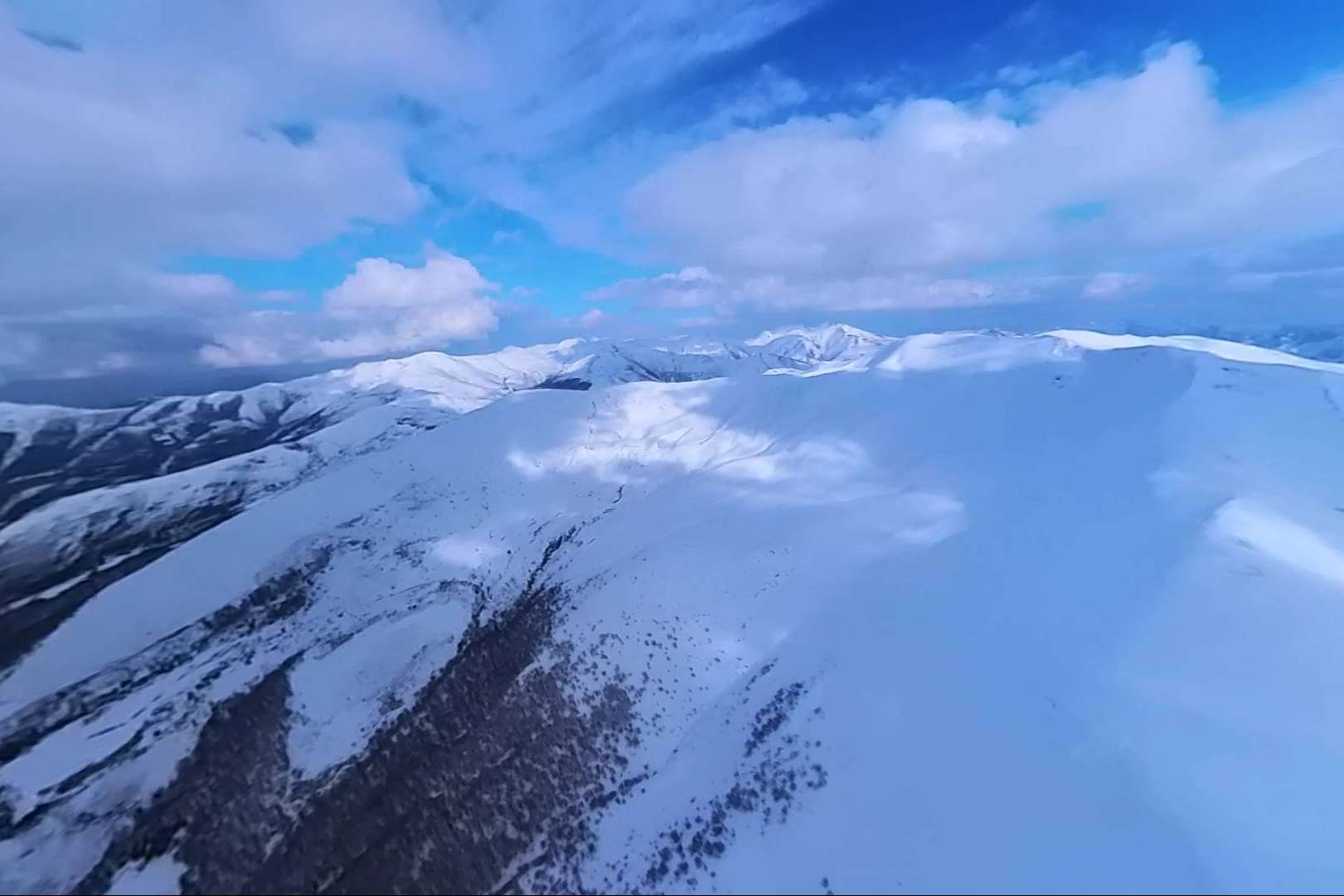¿Cómo encontrar una escuela de vuelo de ultraligero situada en Asturias? Asturfly