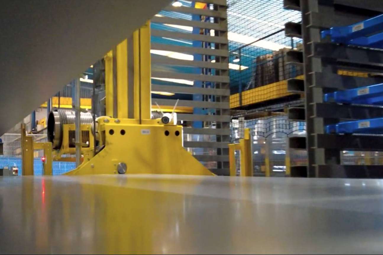 Tubos Paris y su nuevo robot logístico para aumentar la variedad de productos y la capacidad de almacenaje