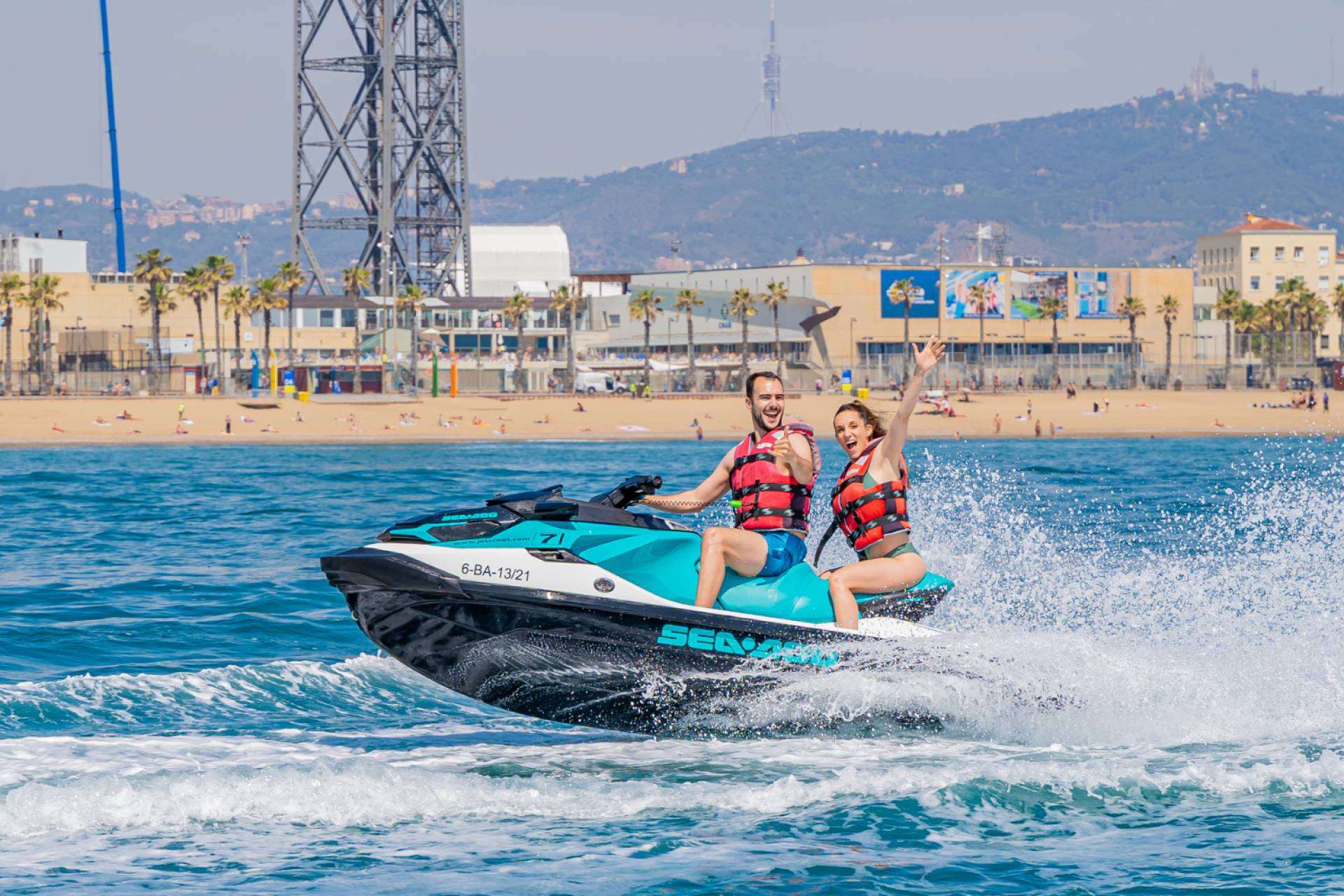 En Barcelona, JetScoot se establece como una de las empresas líderes de alquiler de motos acuáticas