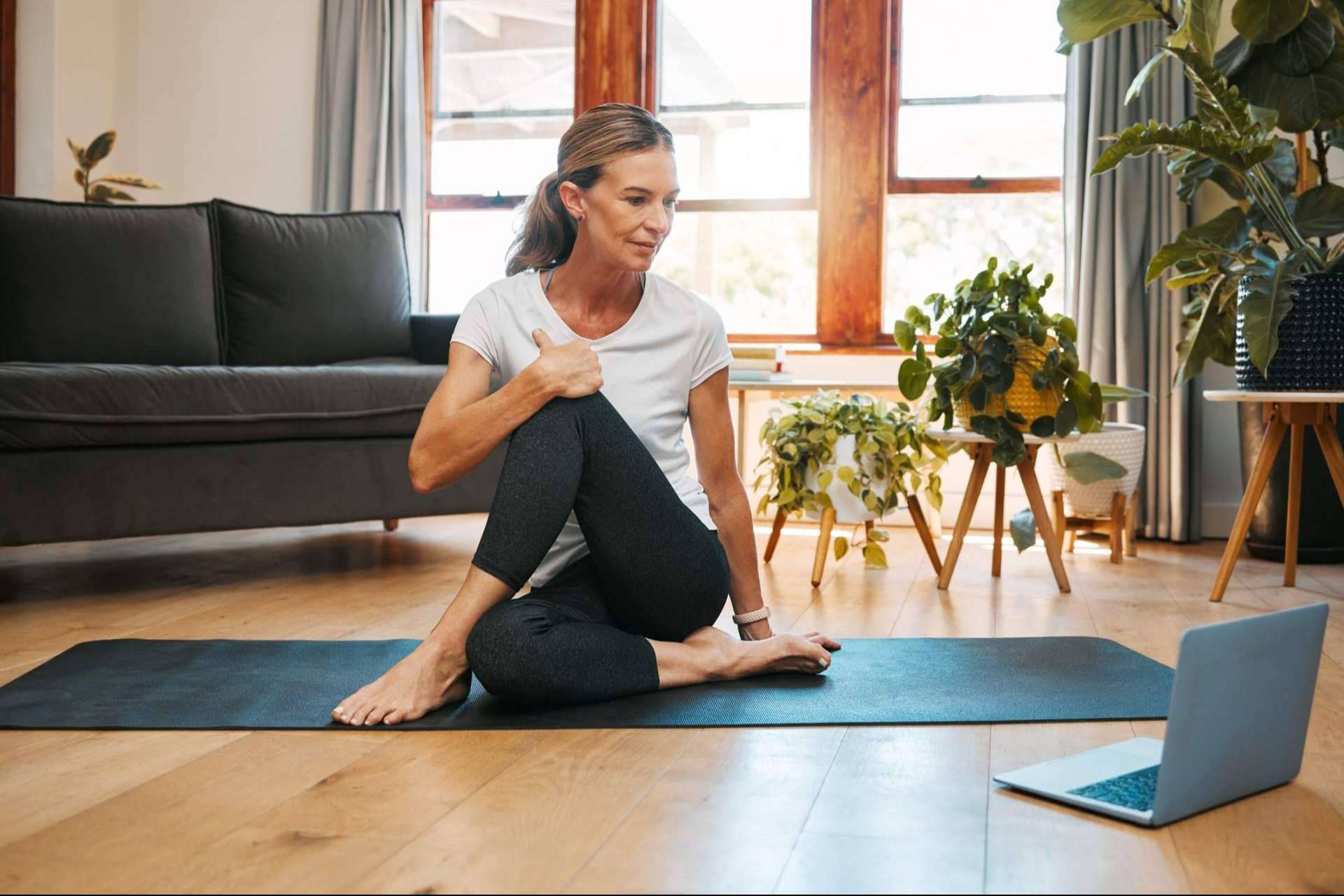 Beneficios en la práctica del yoga, por eeMindful