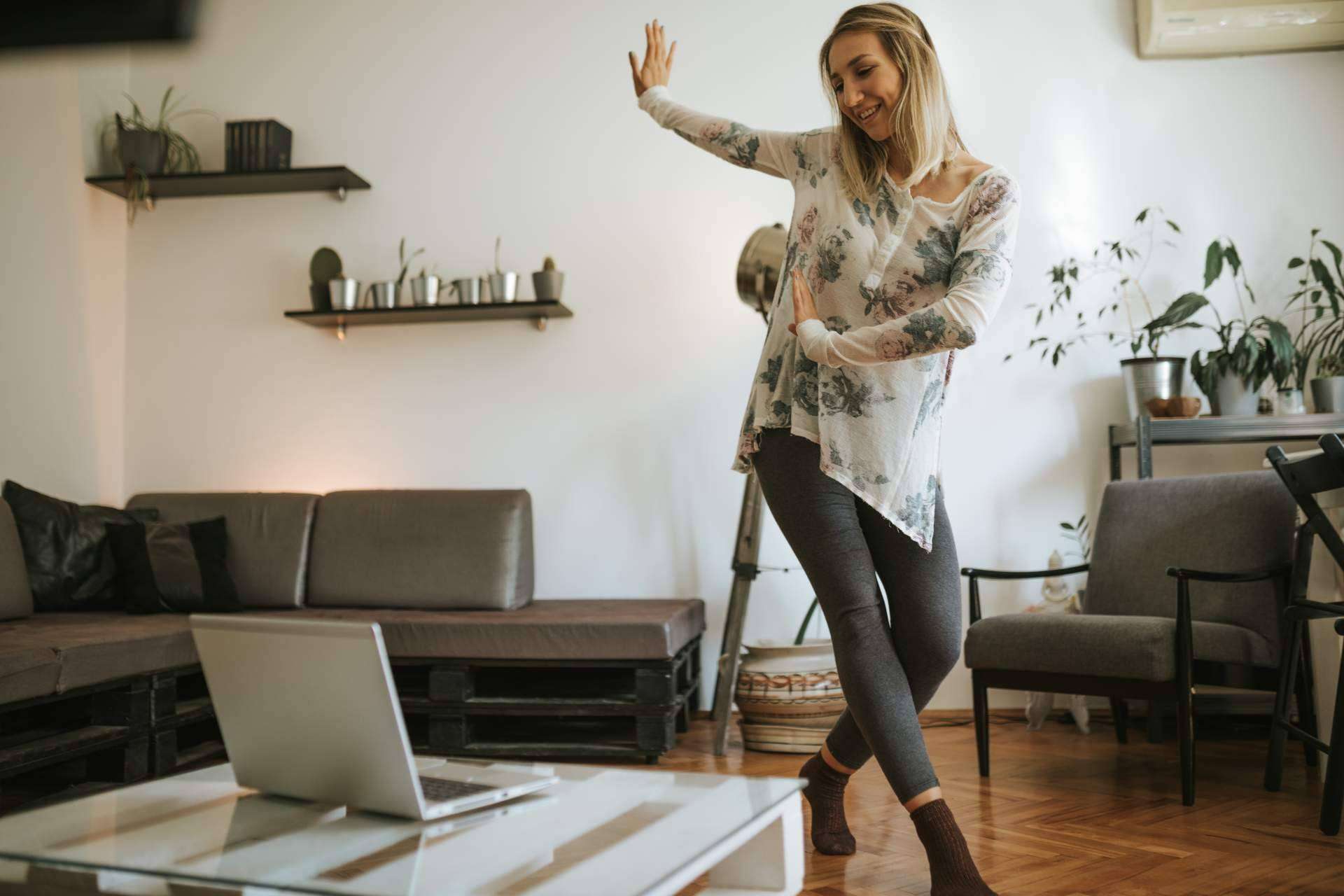 Más de 150 clases para disfrutar desde la comocidad del hogar con la academia de baile online Bailar Online