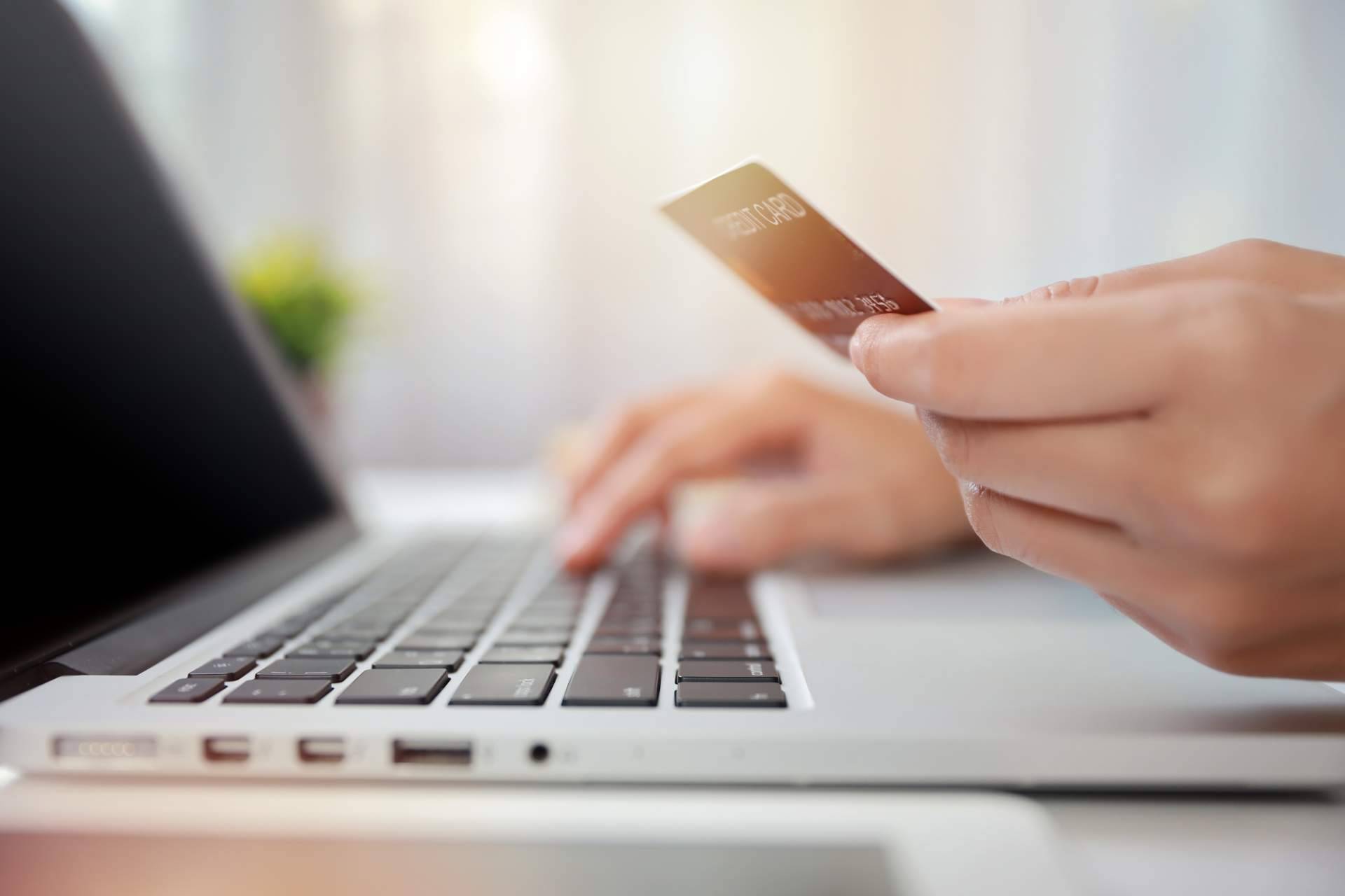 Cómo comprar por internet en tiendas electrónicas 100 % fiables