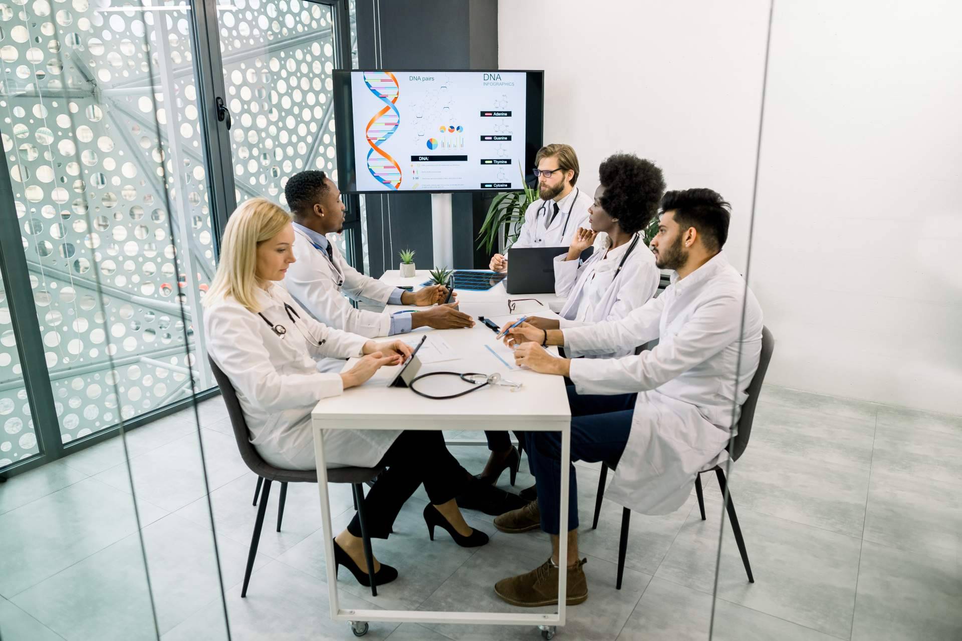 Cómo mejorar el flujo de trabajo en las clínicas privadas con Health Net Connections