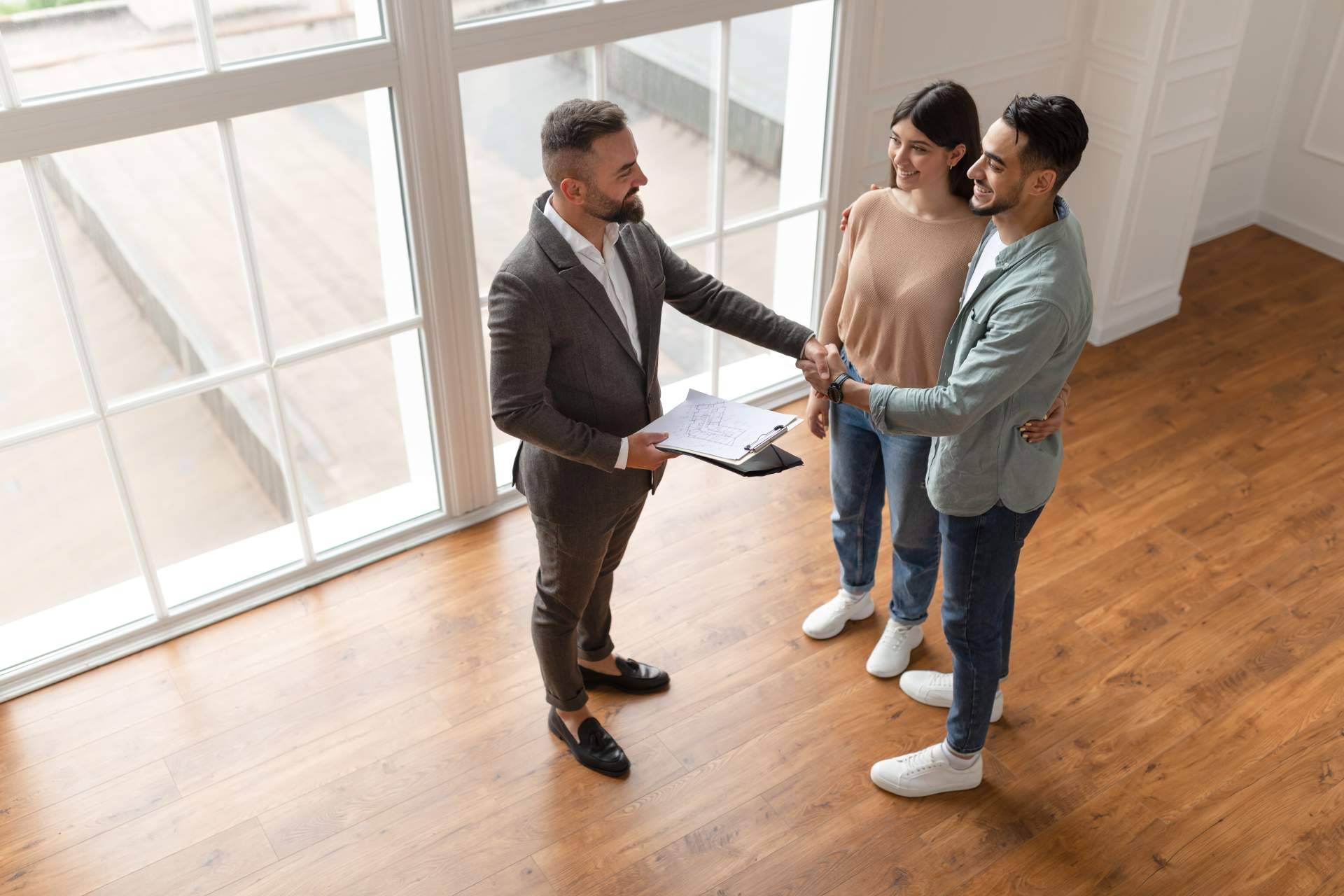 ¿Se puede vender la nuda propiedad y seguir viviendo en la vivienda?