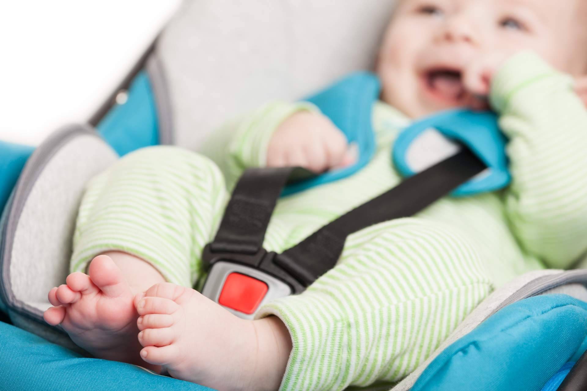 Las sillas de auto para bebés son fundamentales para asegurar su protección en la carretera, por MIMOS