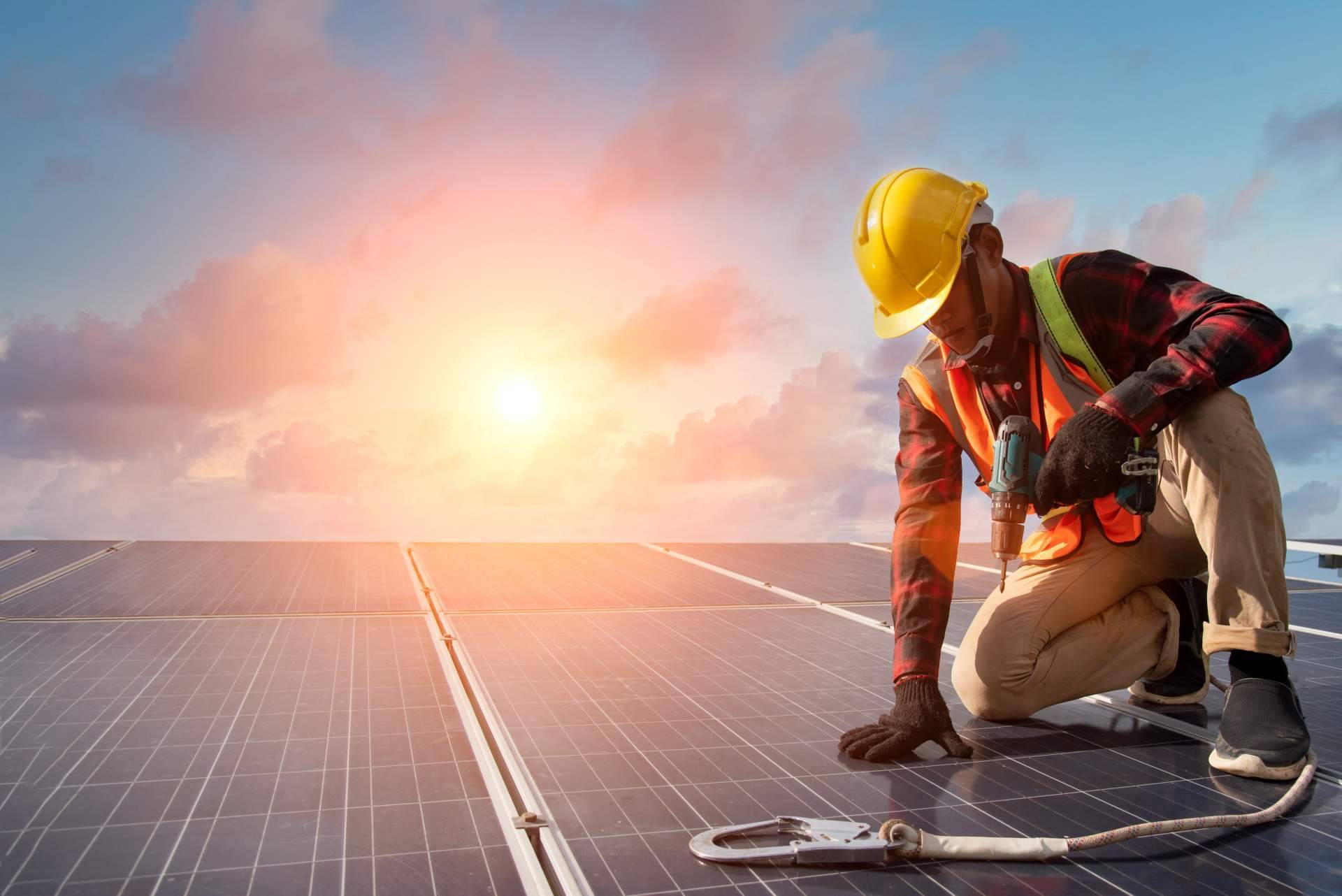 La instalación de placas solares y las subvenciones disponibles, de la mano de Elecnou