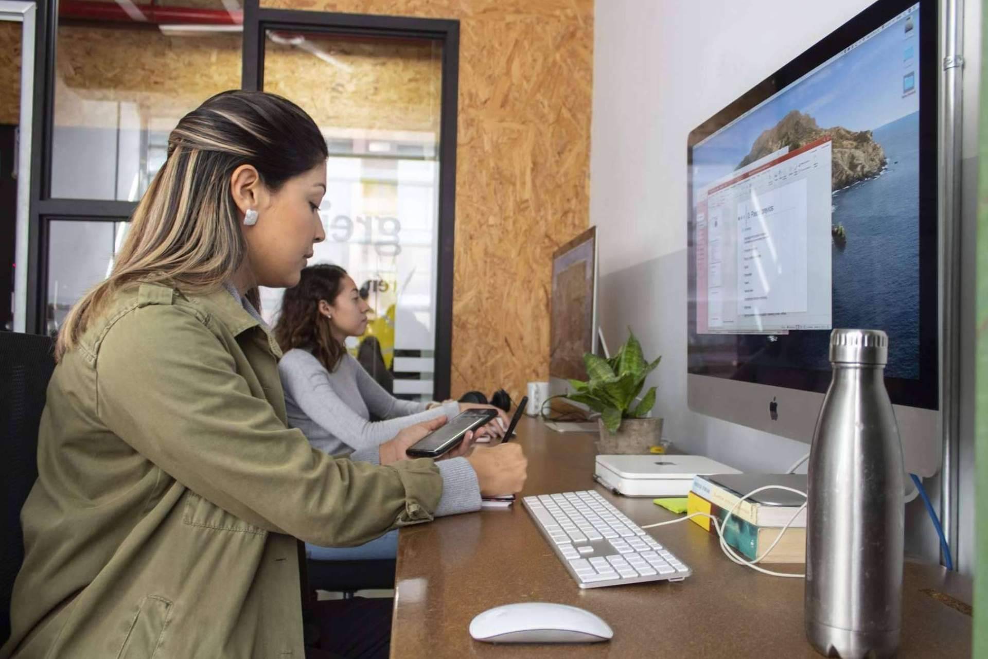 Oficinas coworking equipadas con todas las herramientas y comodidades necesarias para desarrollar proyectos de trabajo, con Connect Cowork
