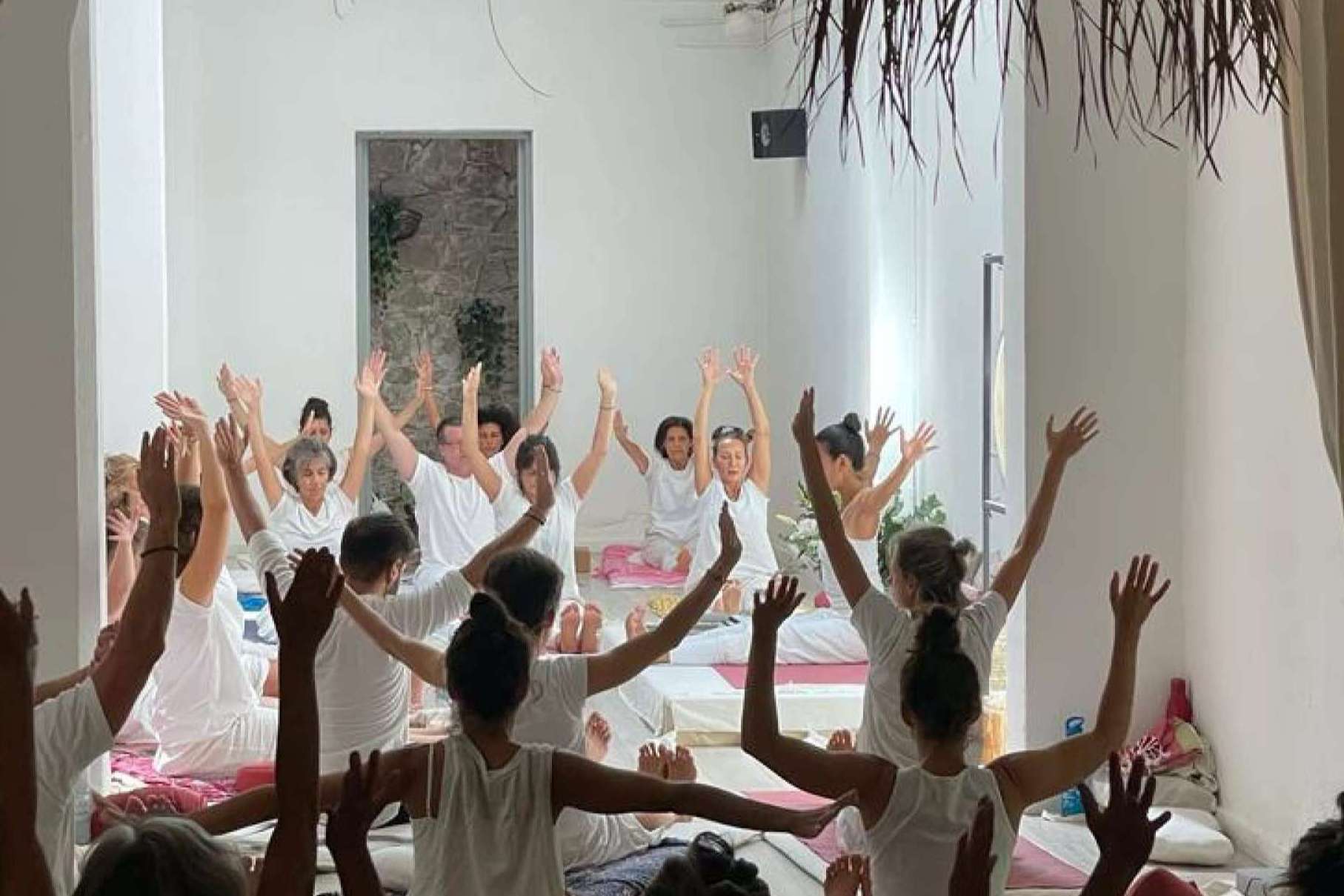Profundizar en el kundalini yoga con la formación de Blanc Yoga