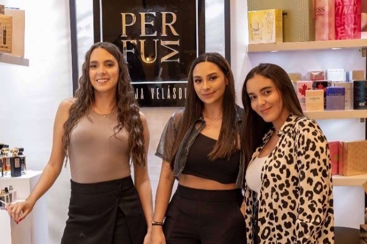 ¿Cuál es la historia que hay detrás de la marca de perfumes PERFUM by Aleja Velásquez?