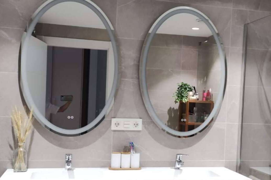 La nueva tendencia 2023 son los espejos redondos con luz LED para baño