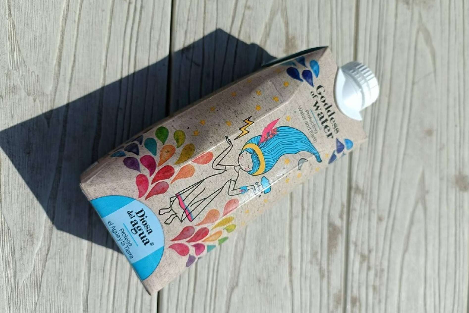 Diosa del Agua y los beneficios de beber agua en brick