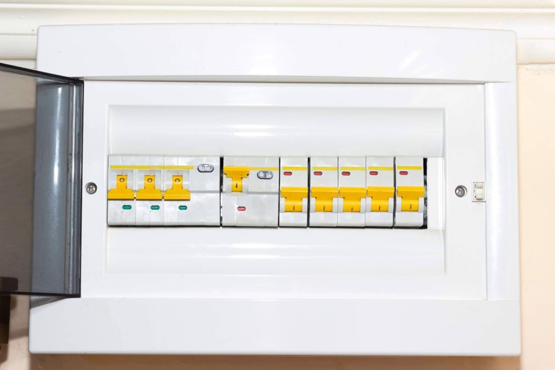 Celéctricos y sus servicios de asesoría e instalación de cuadros eléctricos