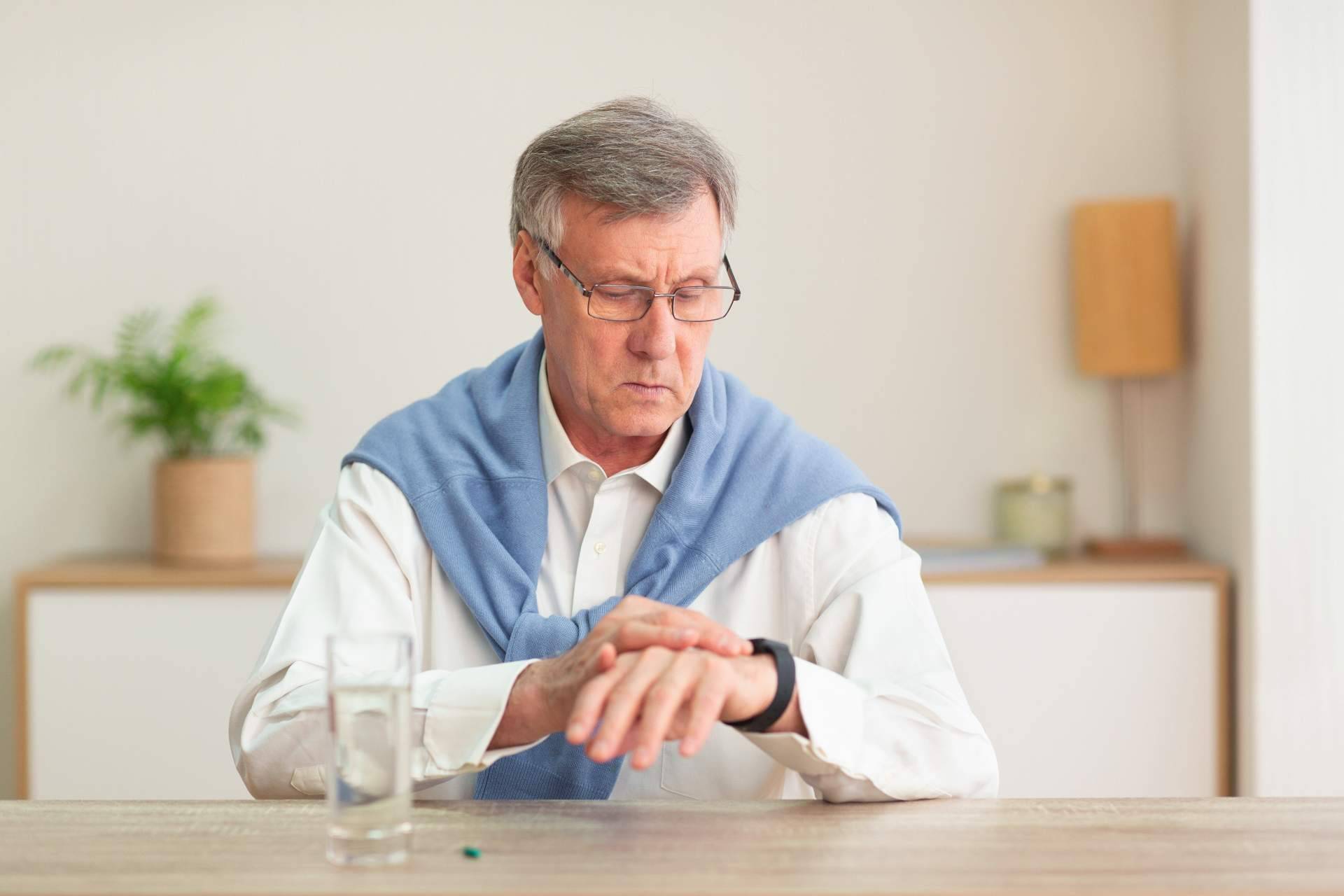 Tracmi ha desarrollado un reloj localizador para personas dependientes